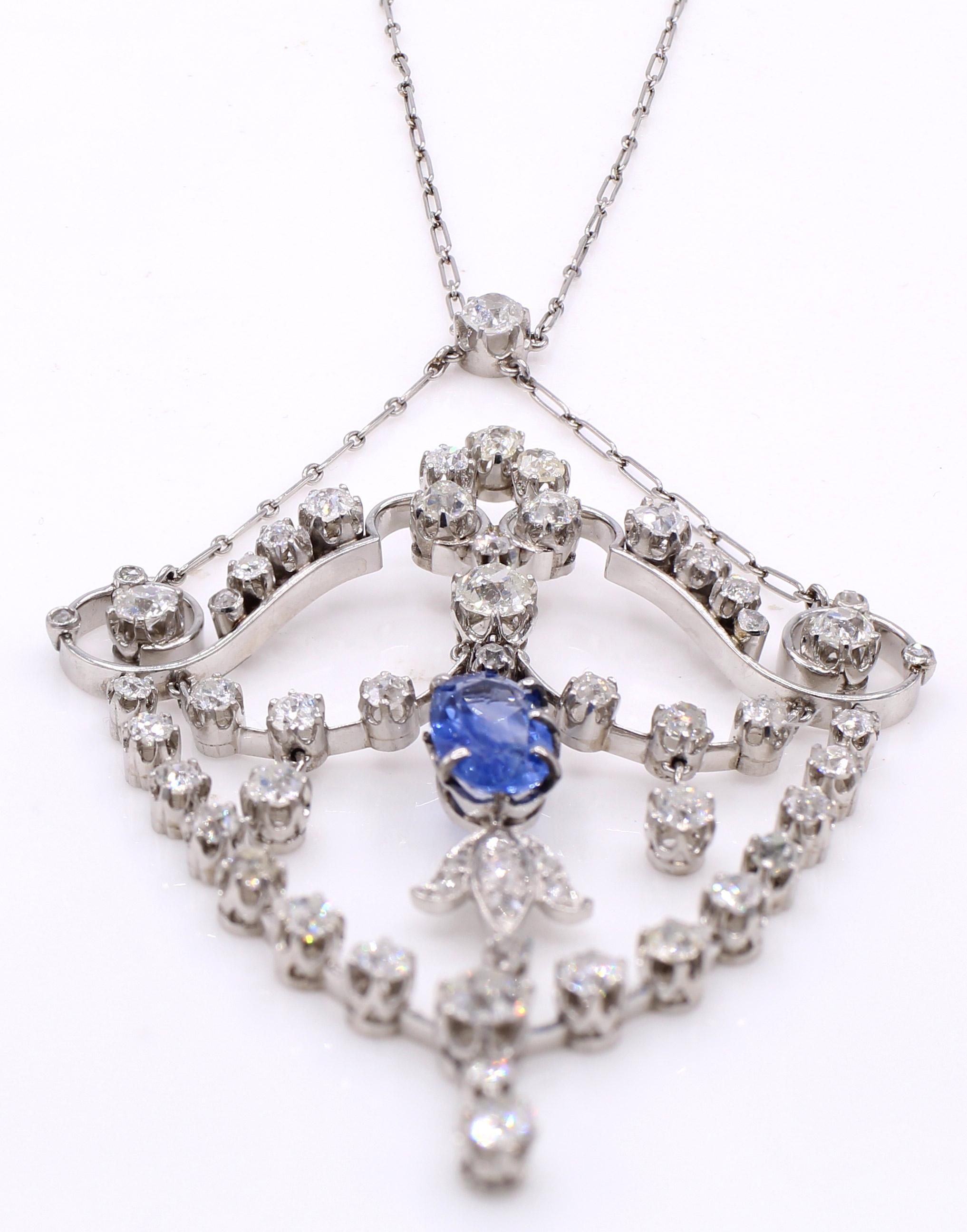 Taille mixte Collier pendentif édouardien en saphir et diamant en platine en vente