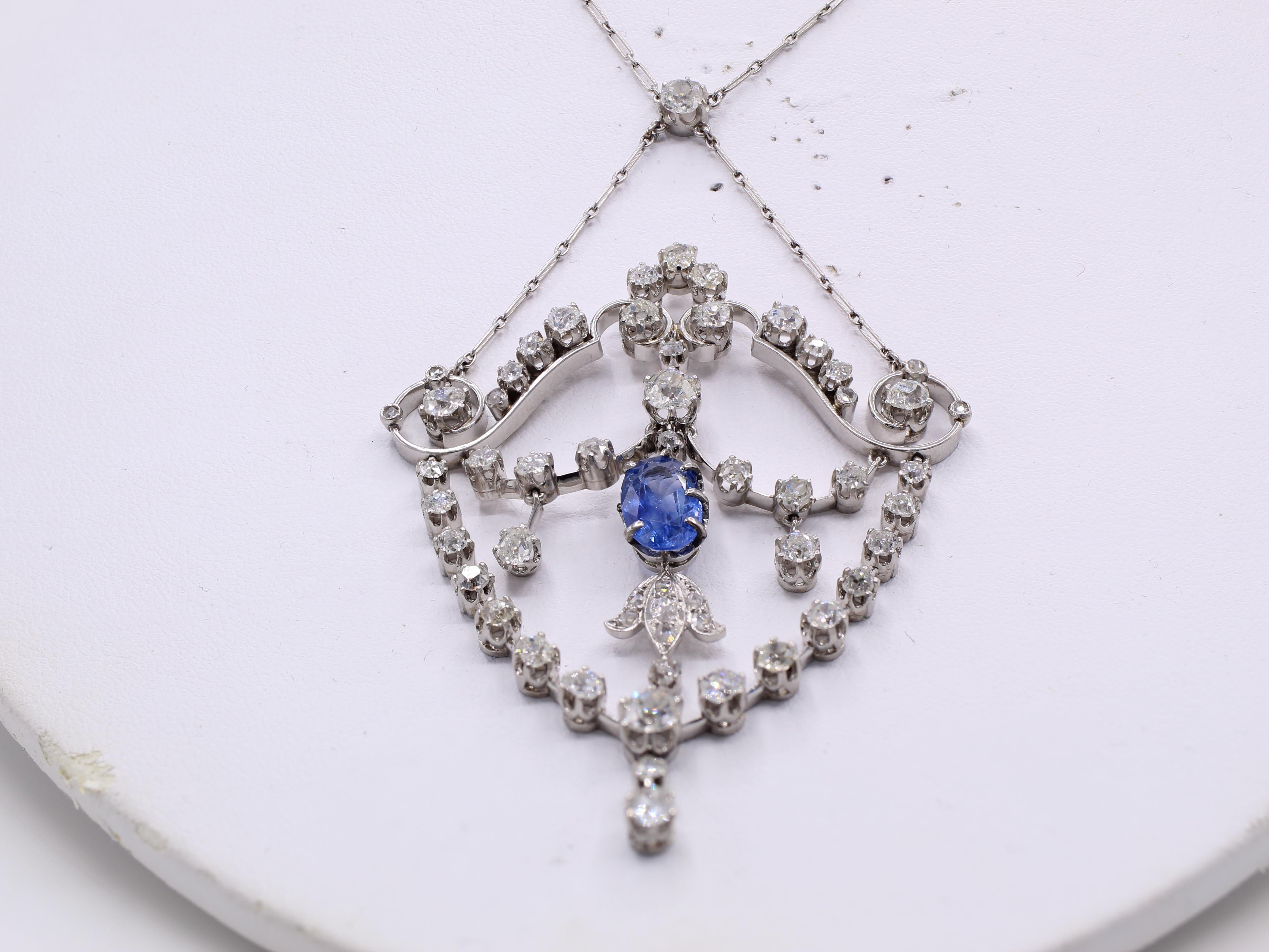 Collier pendentif édouardien en saphir et diamant en platine Excellent état - En vente à New York, NY