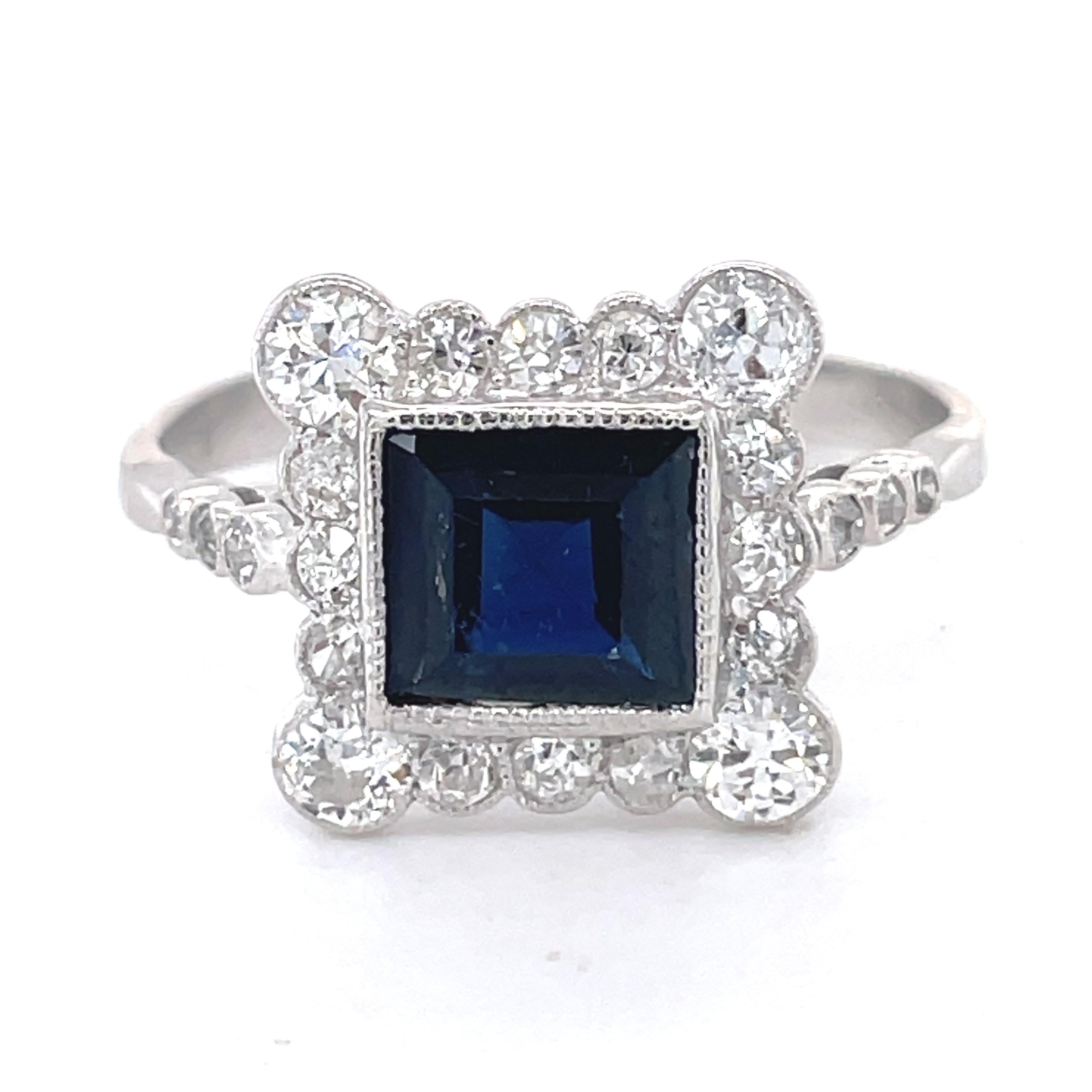 Jewelry Material: White Gold 18k (the gold has been tested by a professional)
Total Carat Weight:2.5 ct (Approx.)
Total Metal Weight:4.31 g
Size: 9 US \  18.89 Diameter mm (inner diameter)

Grading Results:
Stone Type: Sapphire
Shape: square