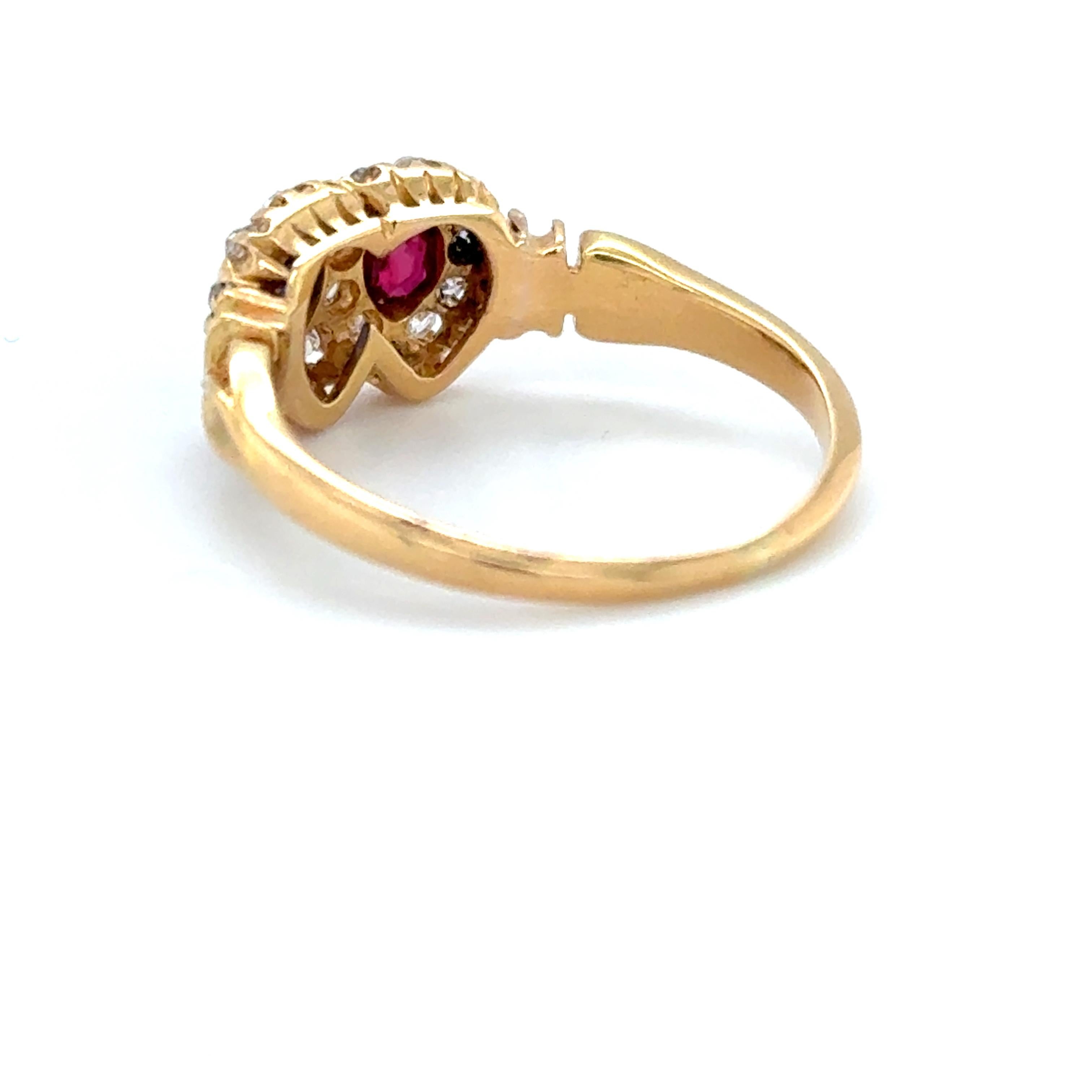 Bague édouardienne en or jaune 18 carats saphir rubis diamant Toi et Moi Cluster en vente 1