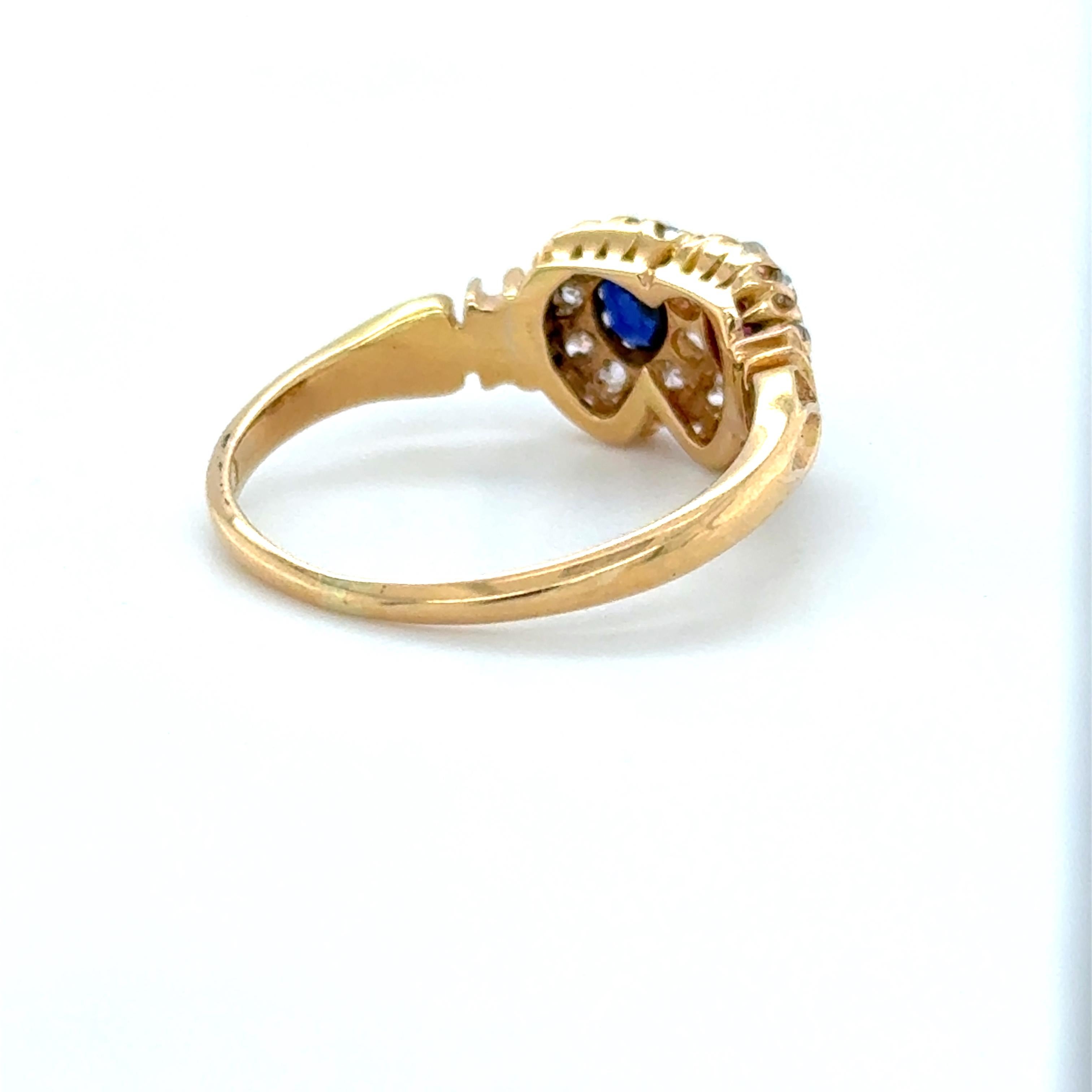Bague édouardienne en or jaune 18 carats saphir rubis diamant Toi et Moi Cluster en vente 3