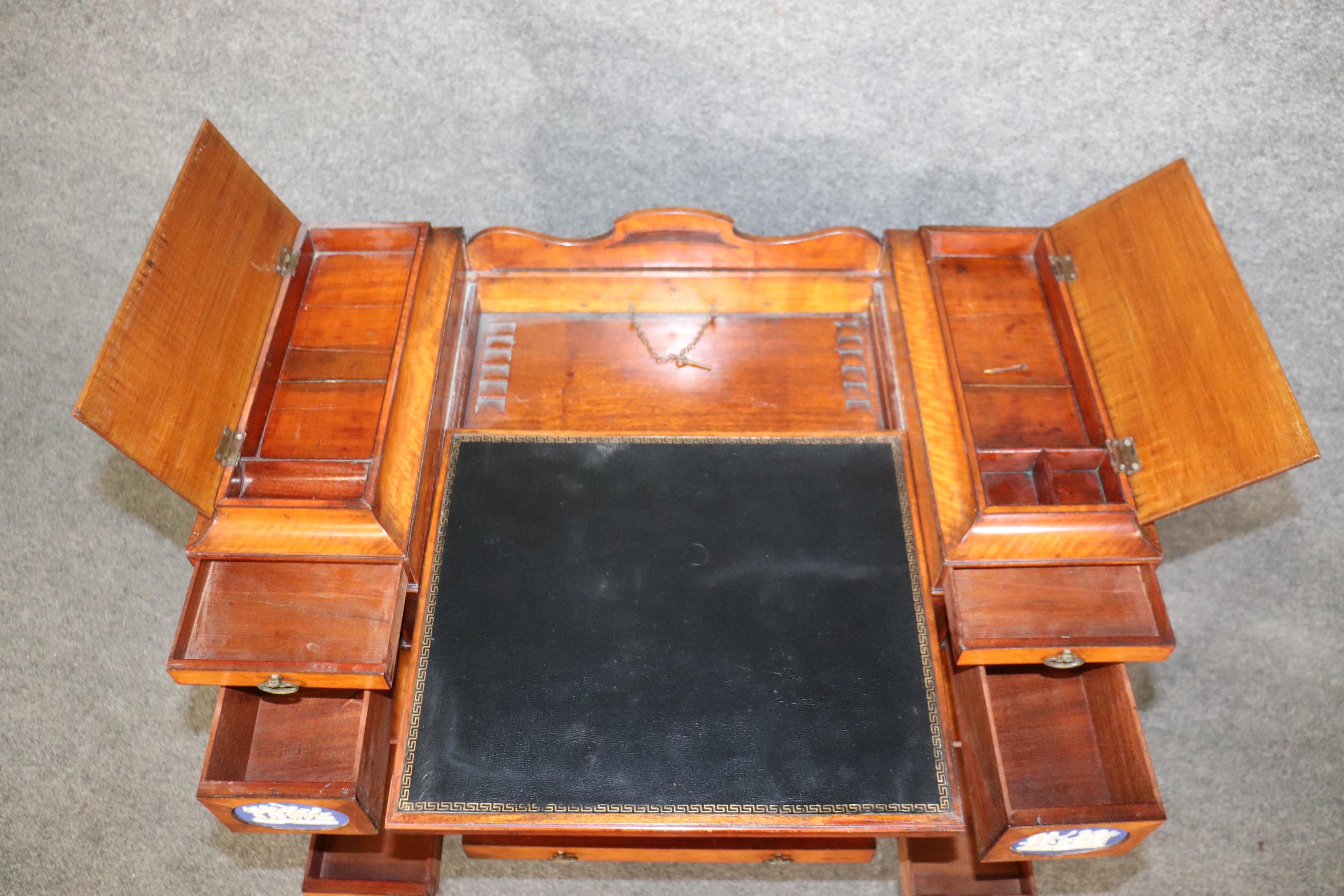 Early 20th Century Edwardian Satinwood Adjustable Ladies Writing Desk with Wedgewood Plaque Cherubs For Sale