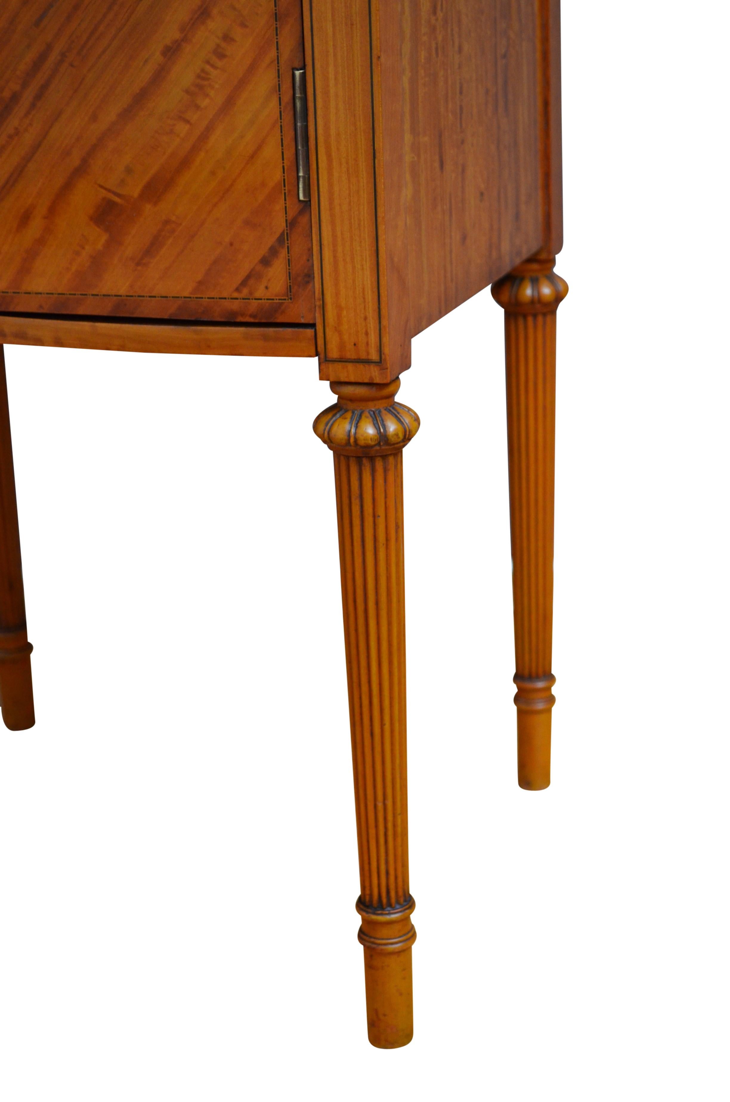 Edwardian Satinwood Bedside Cabinet For Sale 3