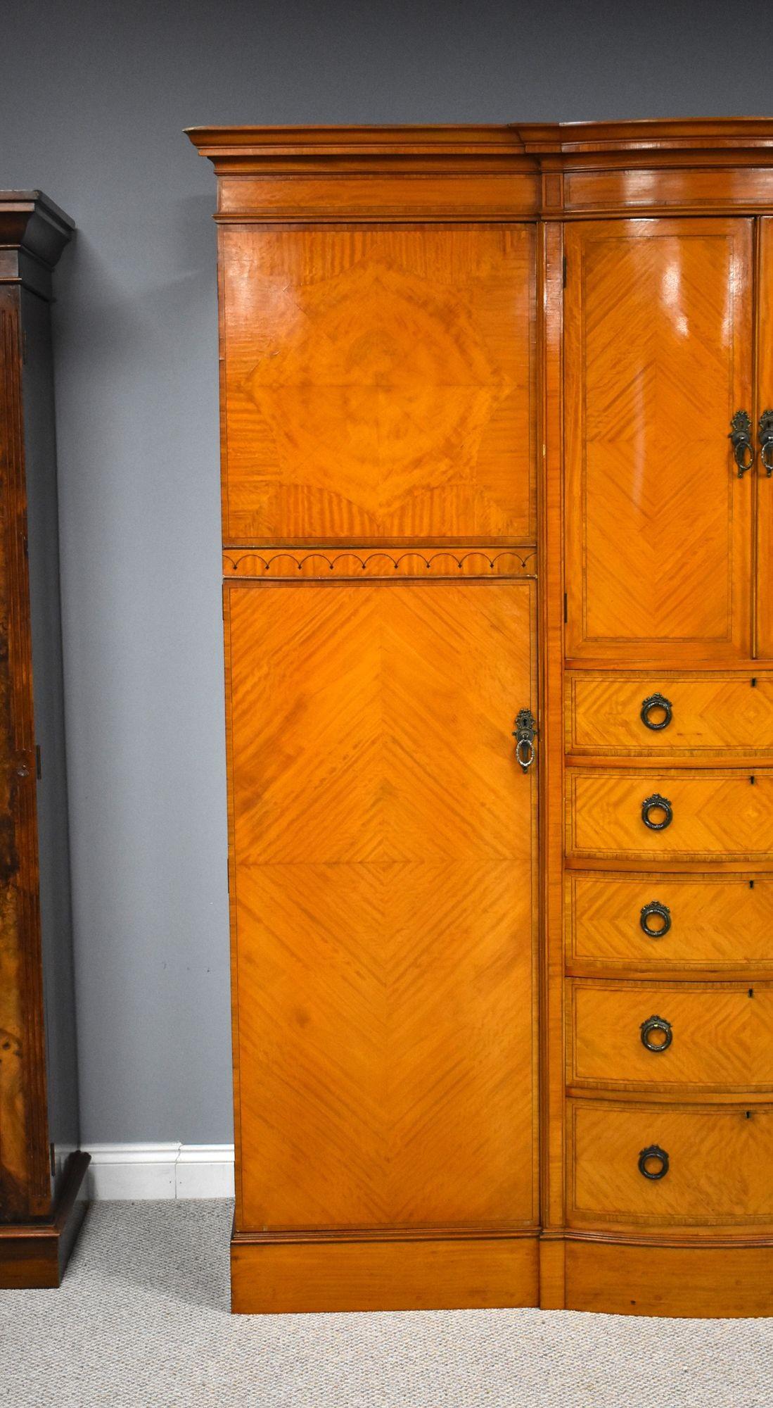 Armadio a due ante in legno di raso edoardiano 1