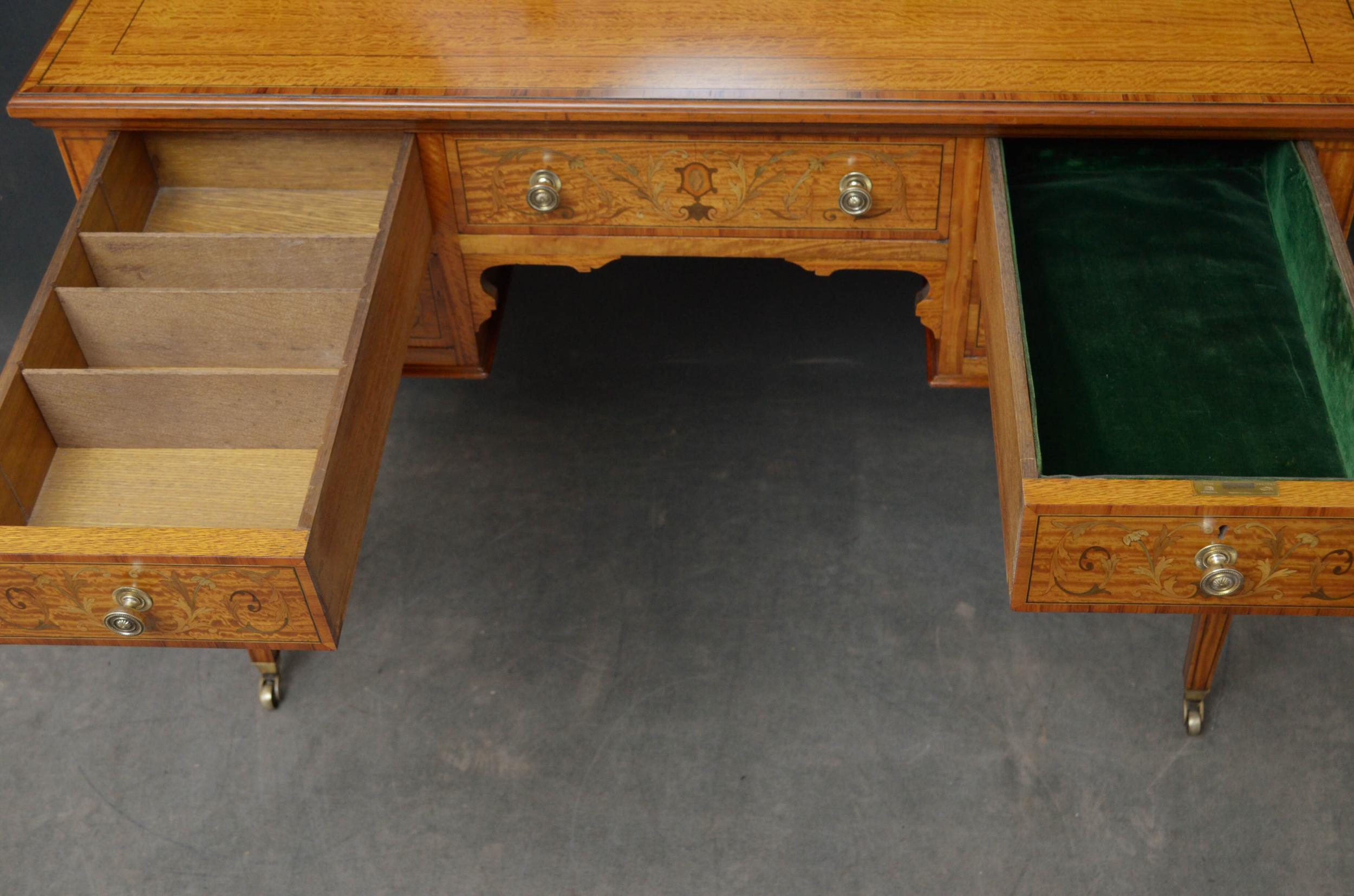 Edwardian Satinwood Dressing Table with Bedside Cabinet 1