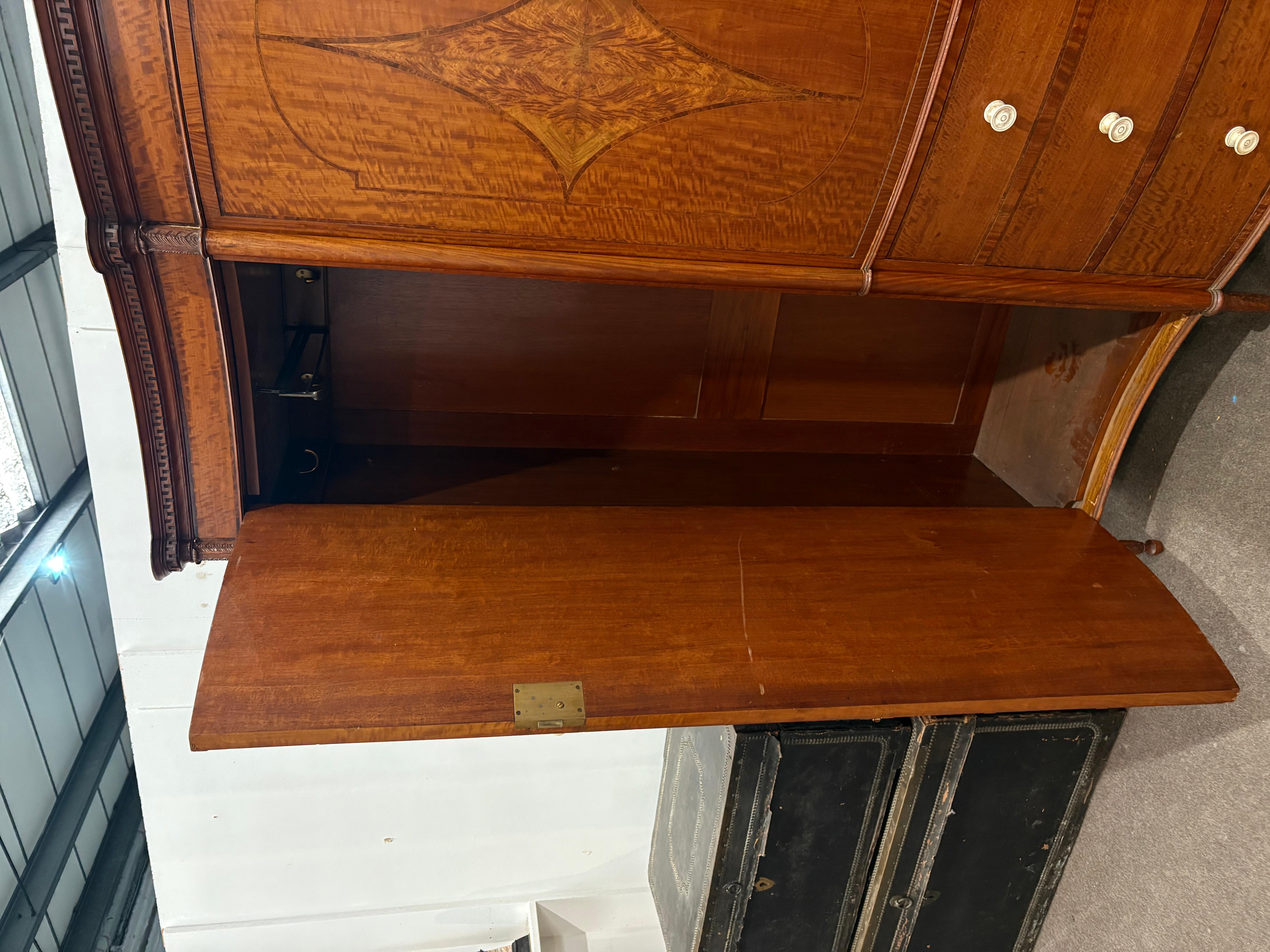 Edwardian Satinwood Garderobe von höchster Qualität im Angebot 9