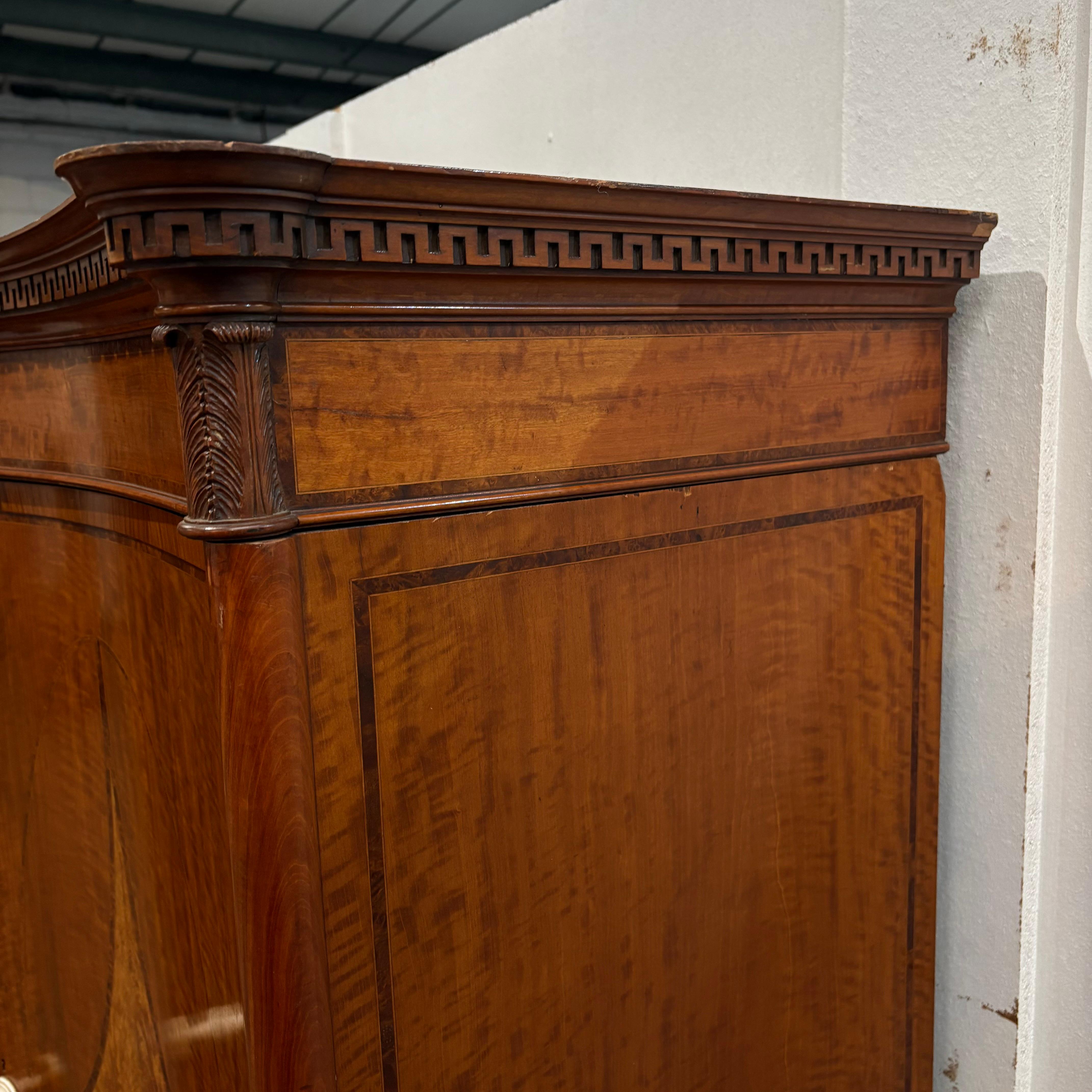 Edwardian Satinwood Garderobe von höchster Qualität (Seidenholz) im Angebot