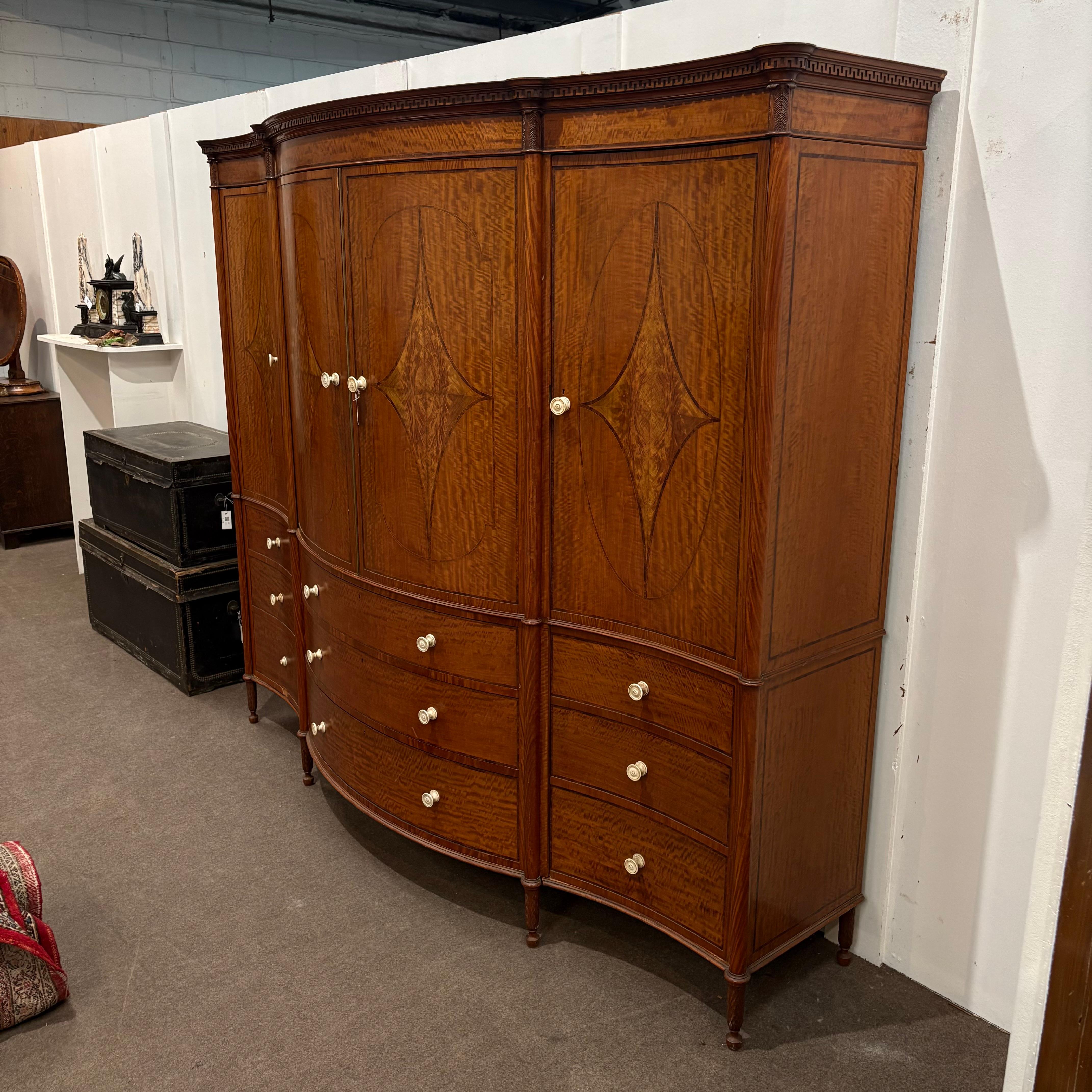 Edwardian Satinwood Garderobe von höchster Qualität im Angebot 1