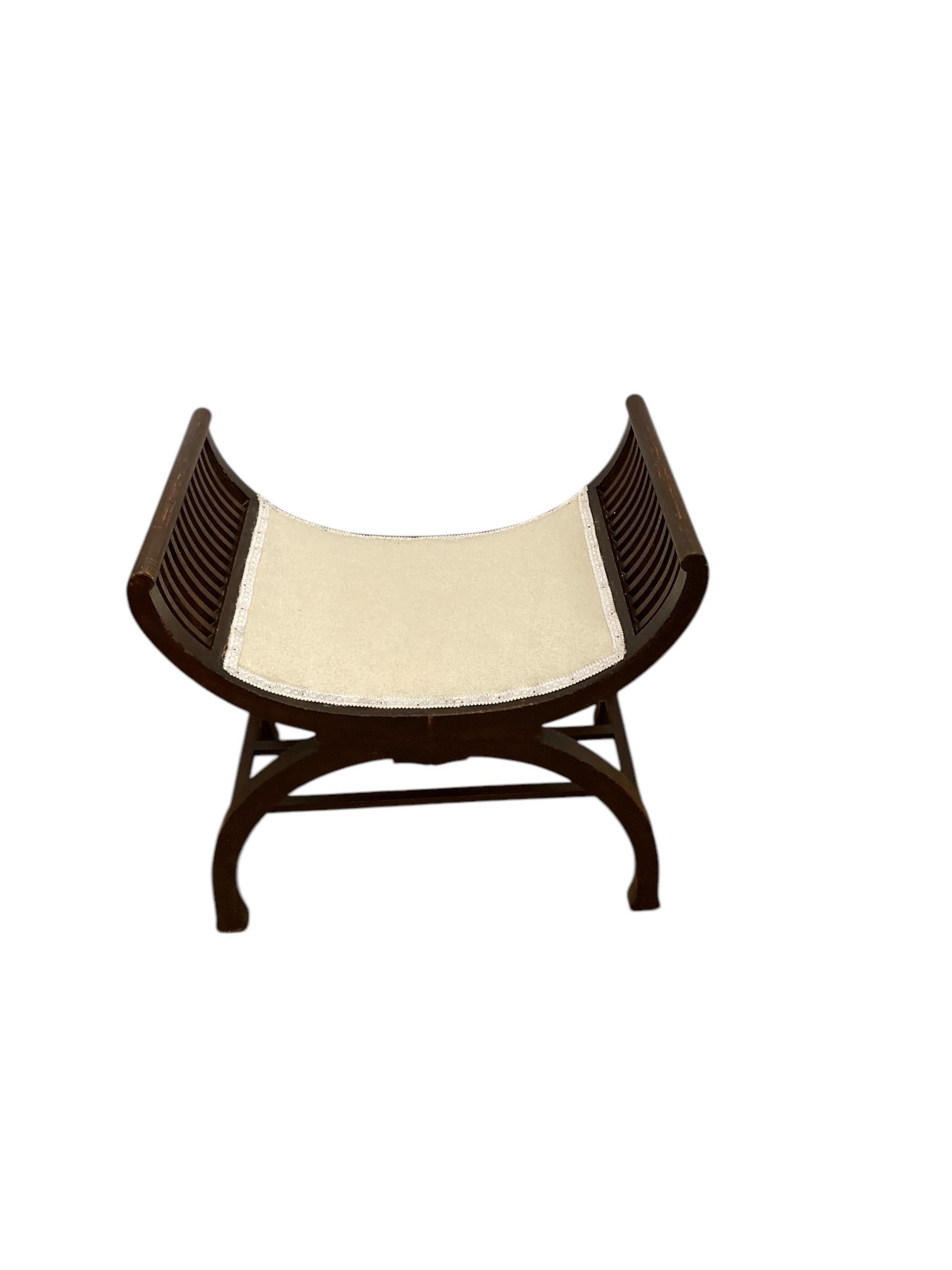 Edwardian Savanrola Style Mahogany Piano Stool with White Boucle Fabric Seat 2