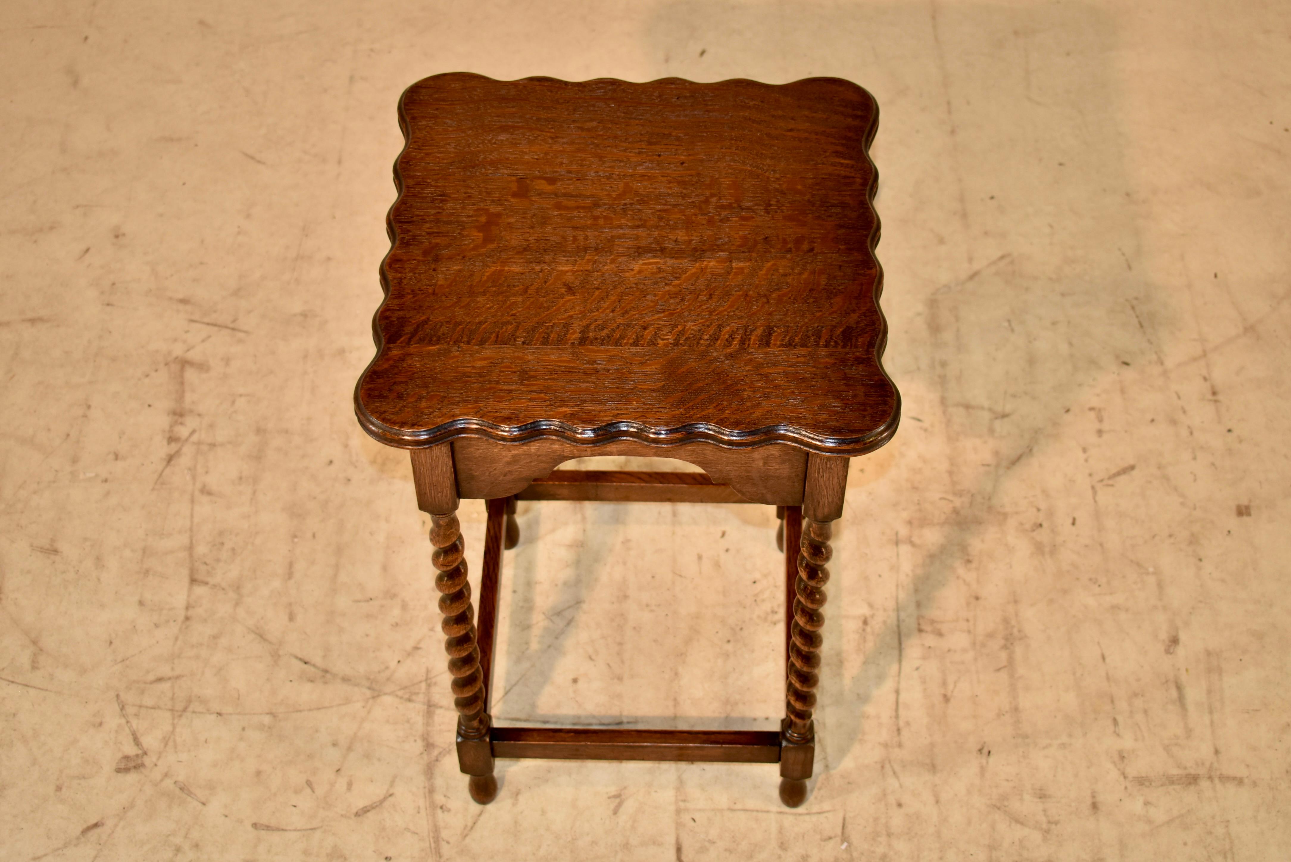 Oak Edwardian Scalloped Side Table, Circa 1900 For Sale