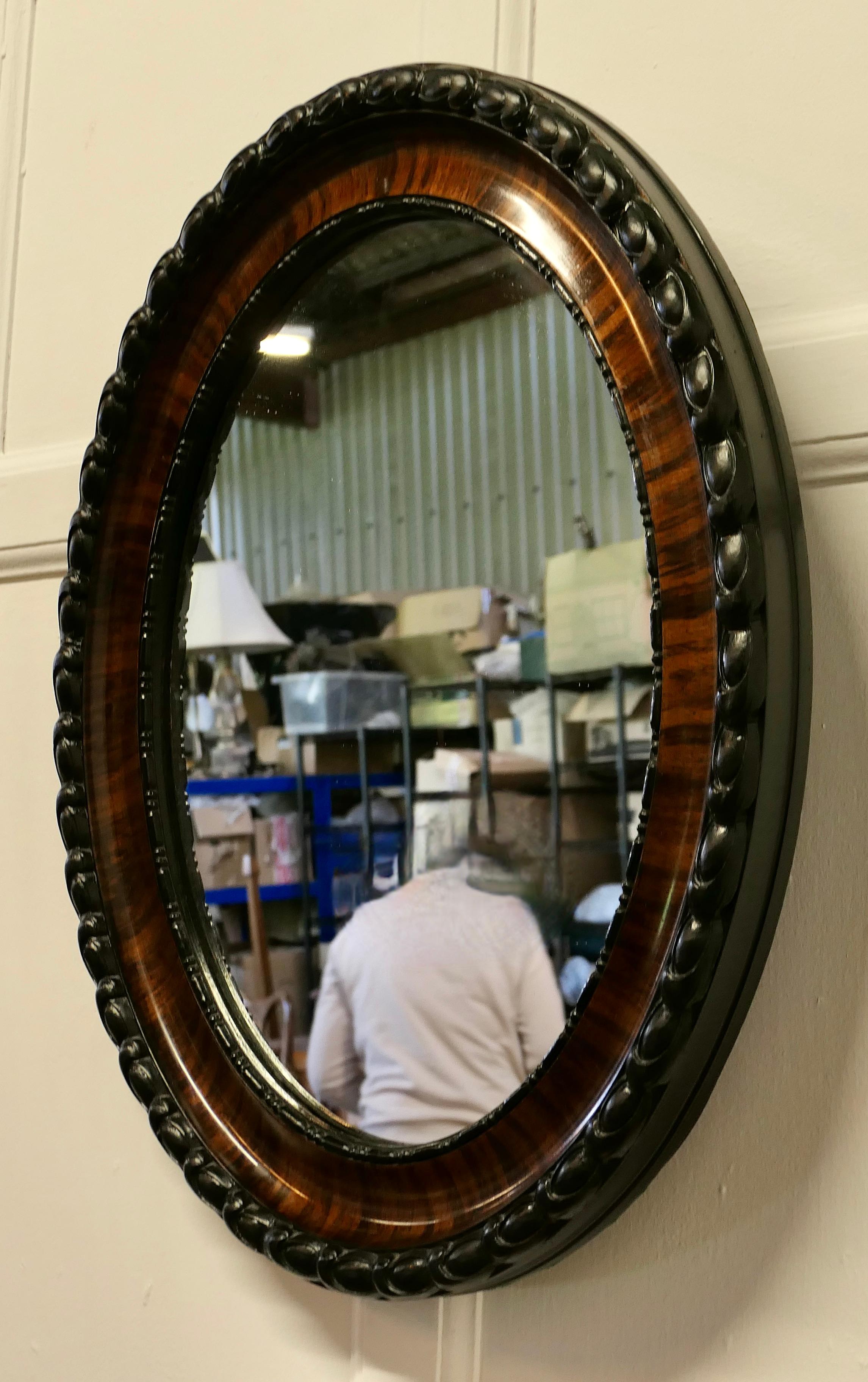 Début du 20ème siècle Miroir ovale de style édouardien avec finition Scumble
