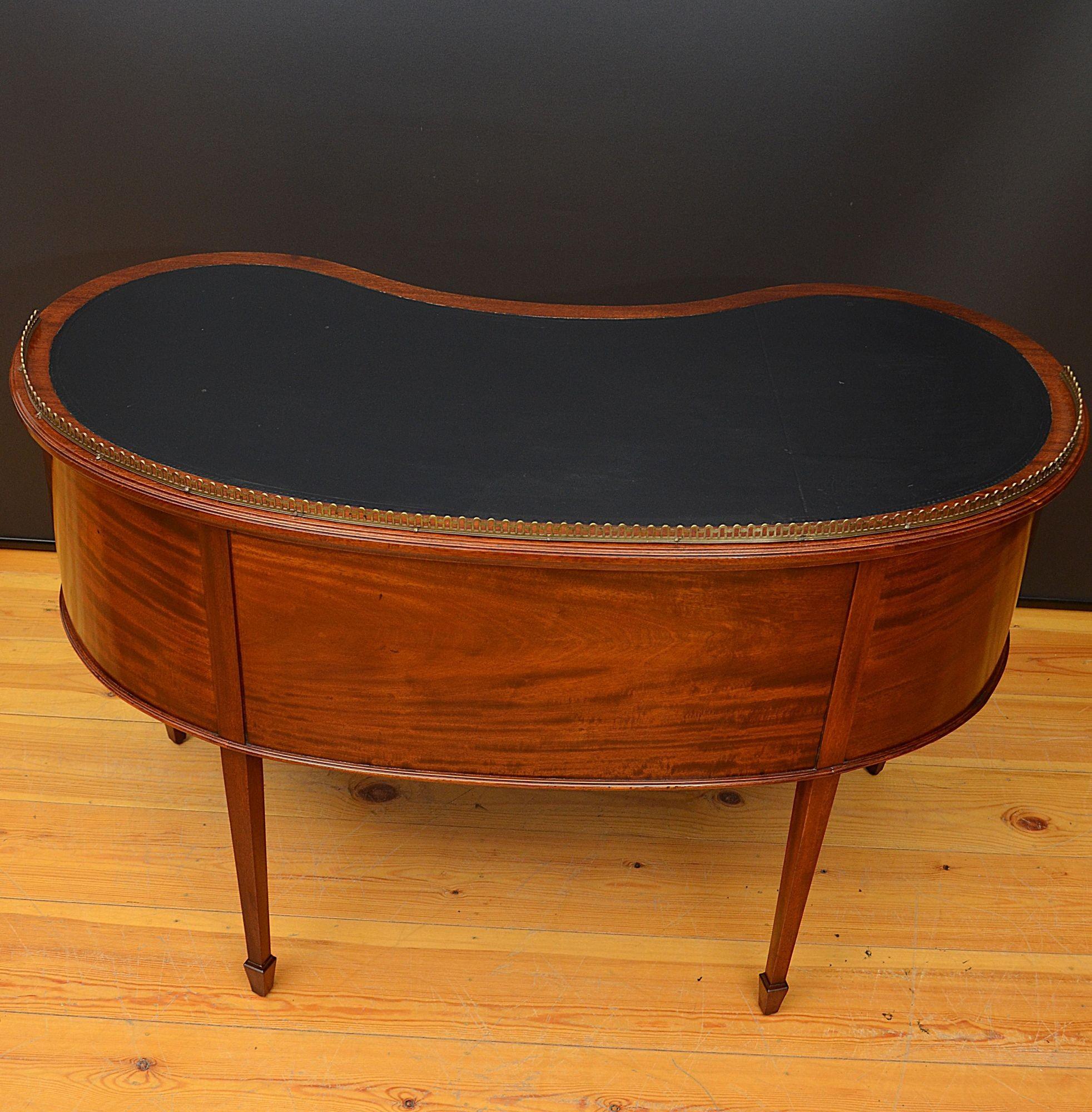 Edwardian Shapland & Petter Mahagoni Niere geformt Schreibtisch c1900 im Angebot 5