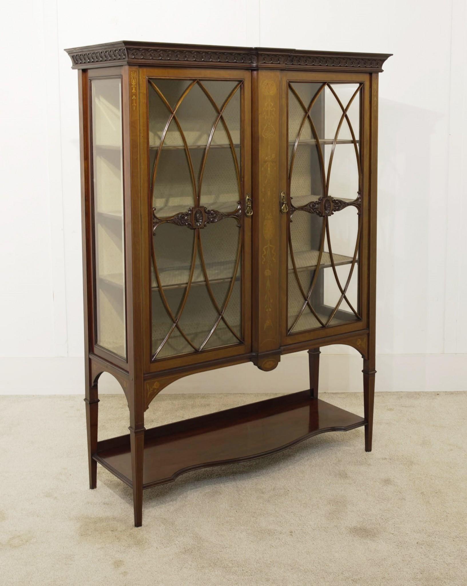 Edwardian Sheraton Display Cabinet Mahogany Inlay 1900 In Good Condition For Sale In Potters Bar, GB