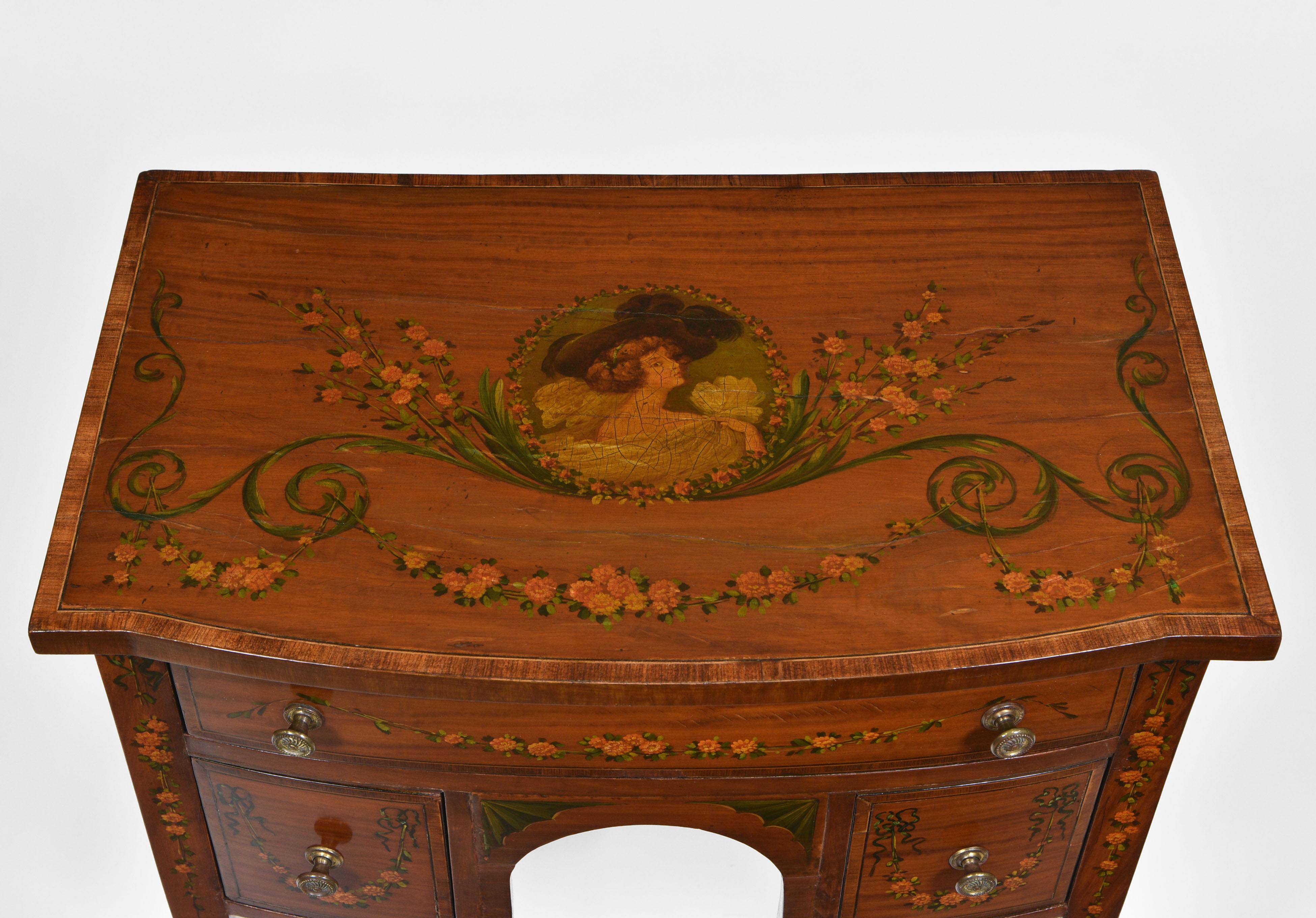 Mesita auxiliar eduardiana de madera satinada pintada Sheraton Revival Inglés en venta