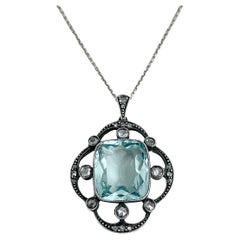 Edwardian Silver 9.00 Carat Aquamarine 0.65 Carat Diamond Pendant Necklace