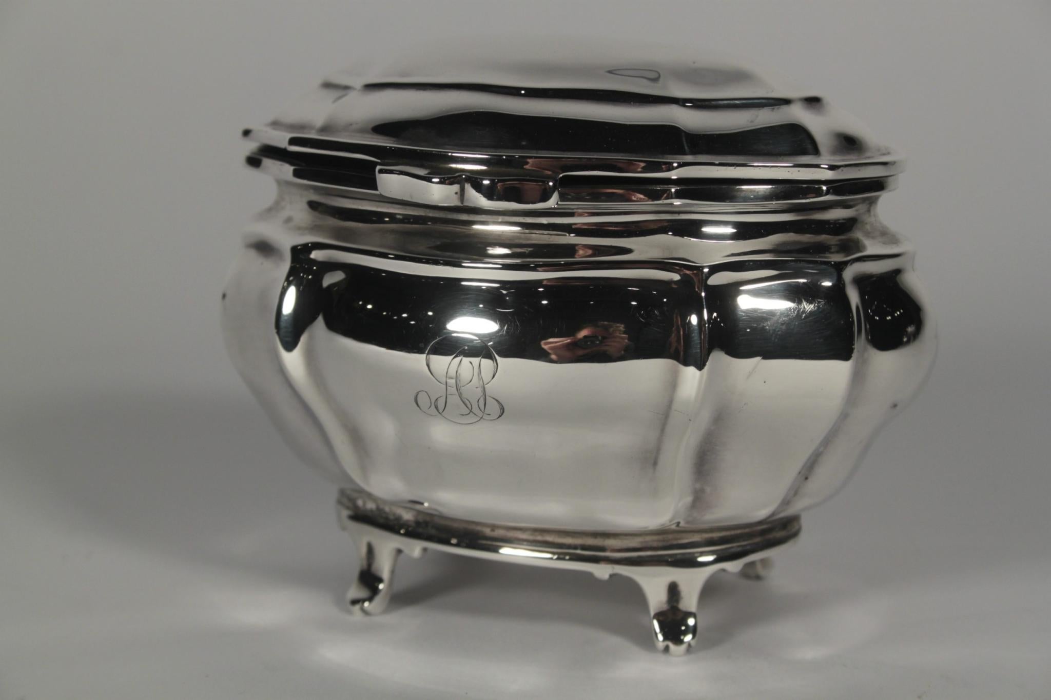 Scatola d'argento edoardiana con marchio di Londra 1909 In condizioni buone in vendita a Potters Bar, GB