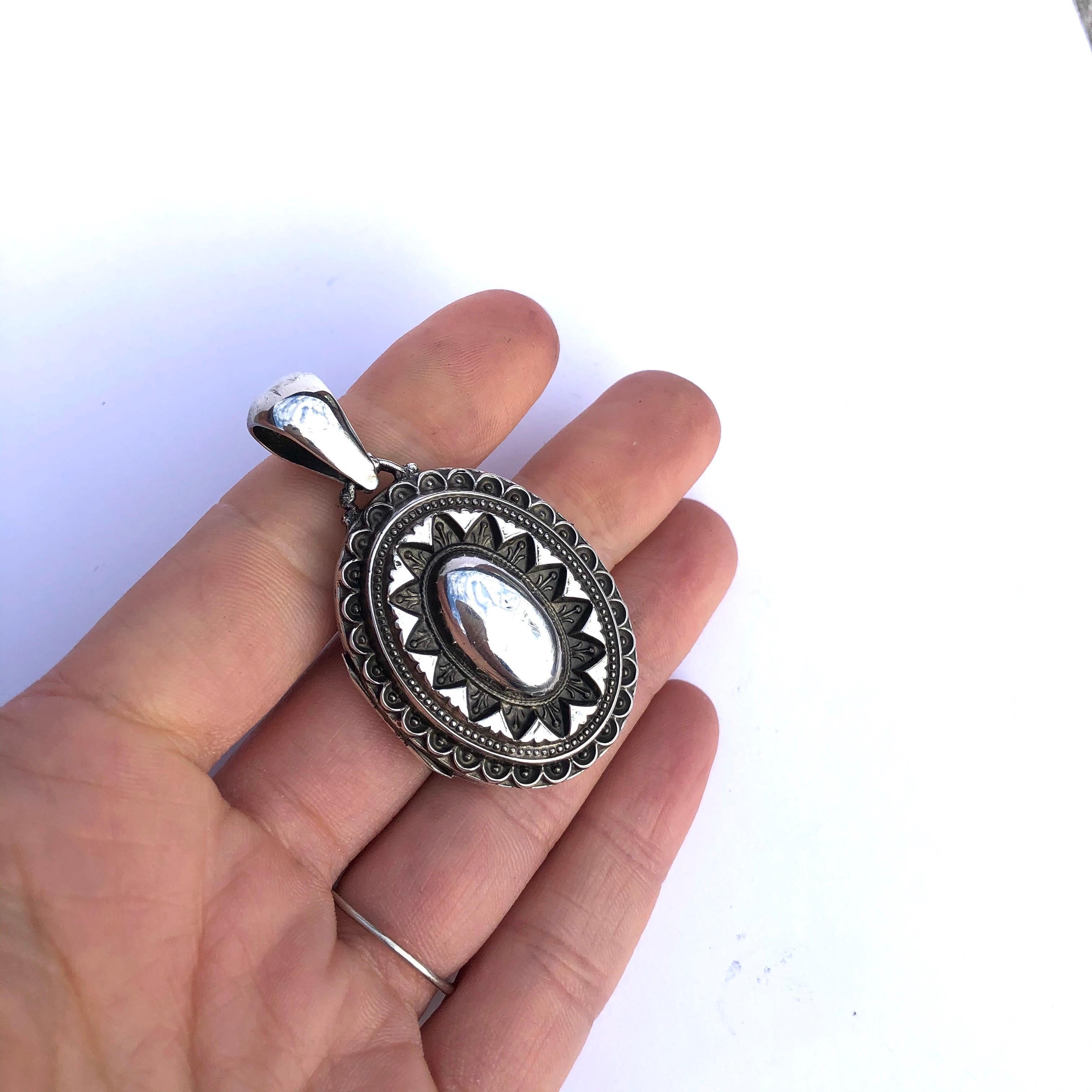 Women's Edwardian Silver Decorative Locket