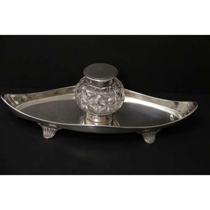 20th Century Edwardian Silver Desk Inkstand Standing on Splayed Feet, London 1907, 8 For Sale