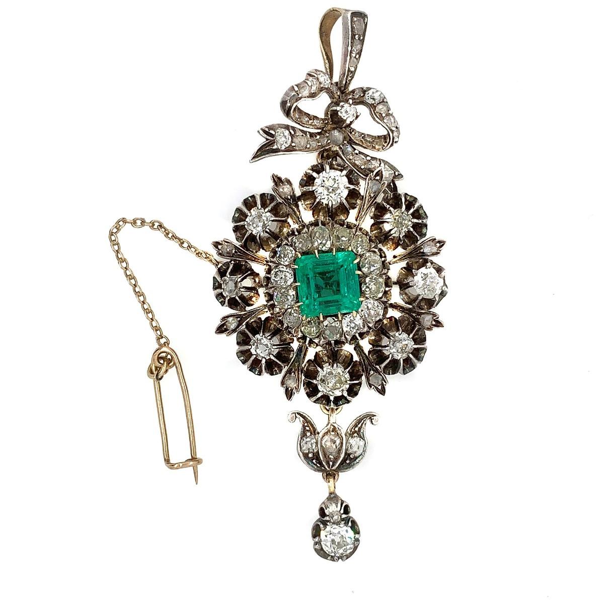 Edwardian Silver and Gold Diamond and Colombian Emerald Brooch In Excellent Condition In New York, NY