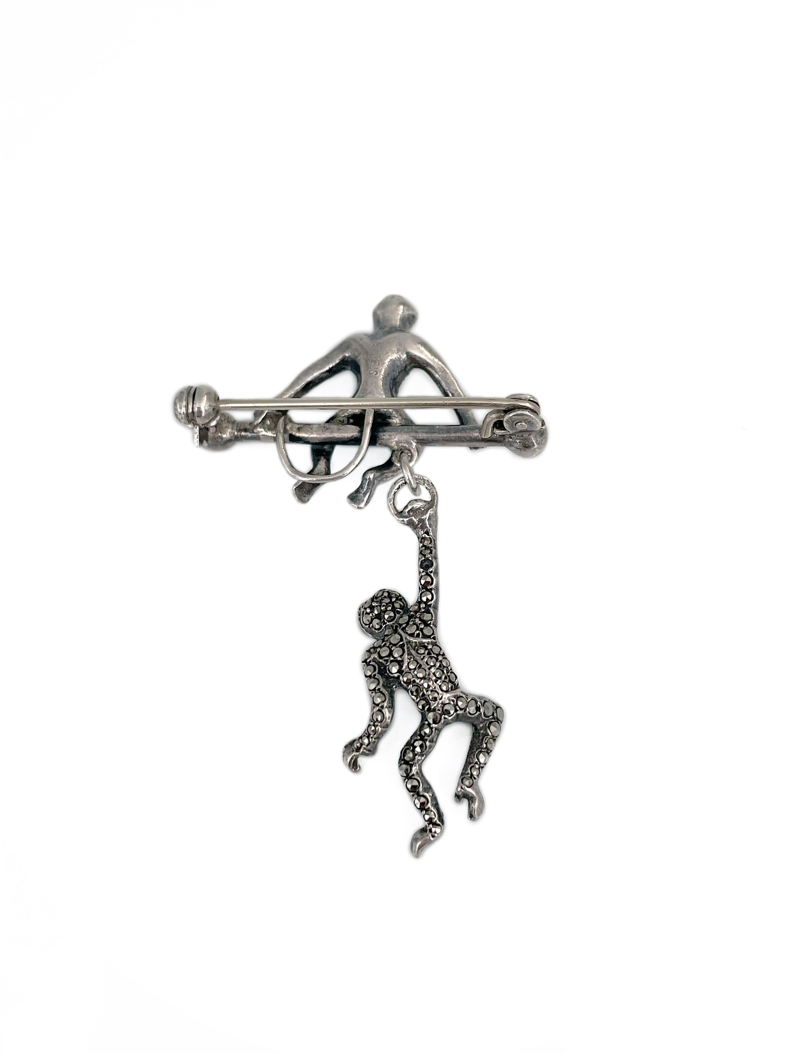 Barbrosche aus edwardianischem Silber Marcasite mit doppelter Affenfigur aus Silber im Zustand „Gut“ in Vilnius, Vilniaus apskr.