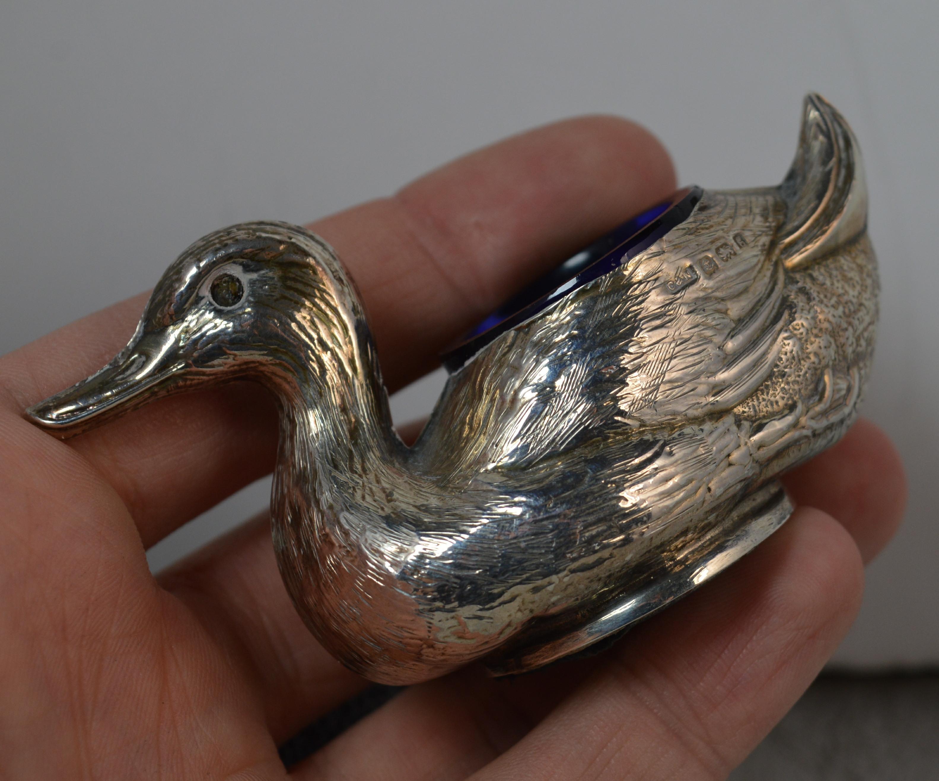 Edwardian Silver Pair of Duck Bird Shaped Salt Pepper Cruets and Spoons In Excellent Condition In St Helens, GB
