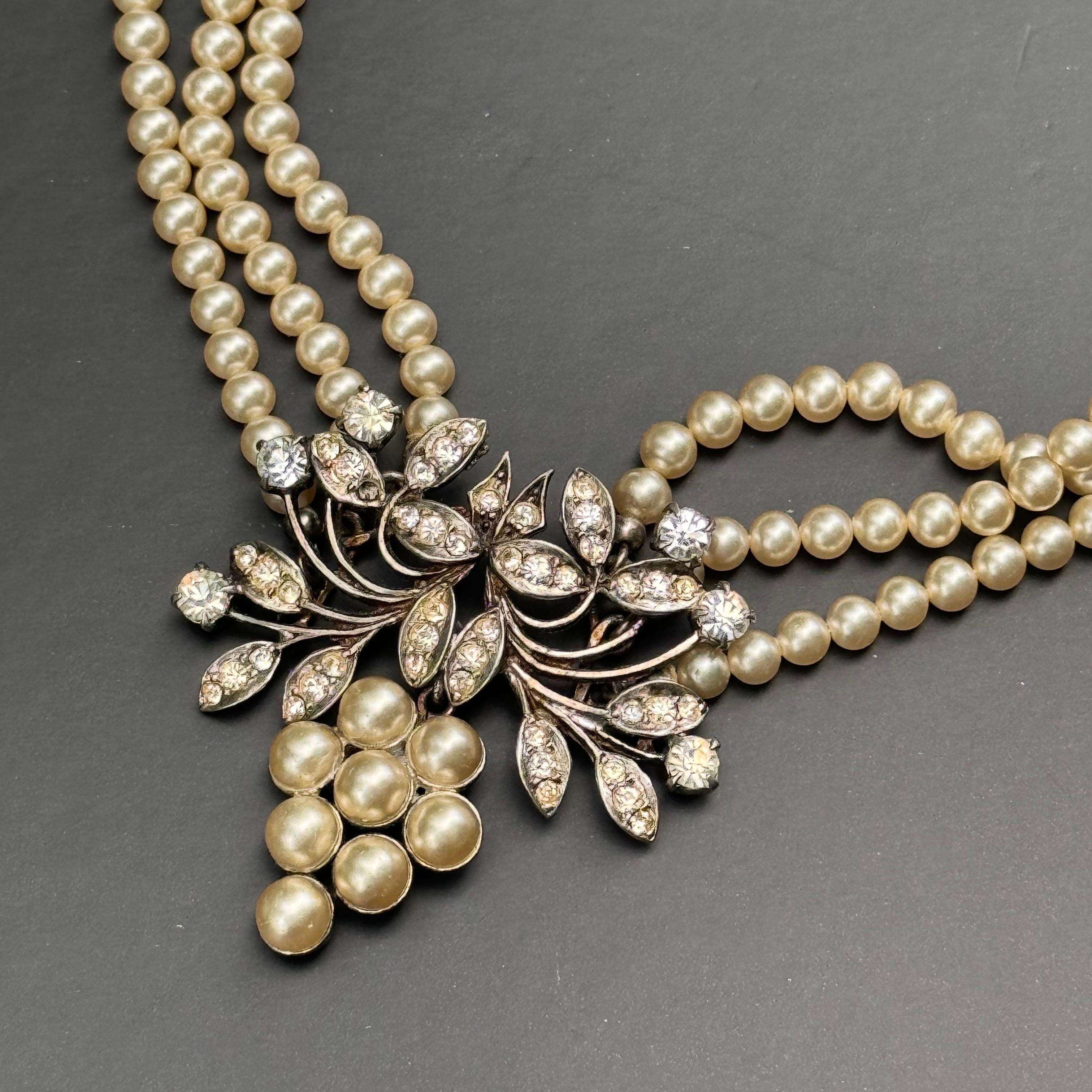 Edwardian silver paste stones, faux  pearls pendant Necklace French. For Sale 1