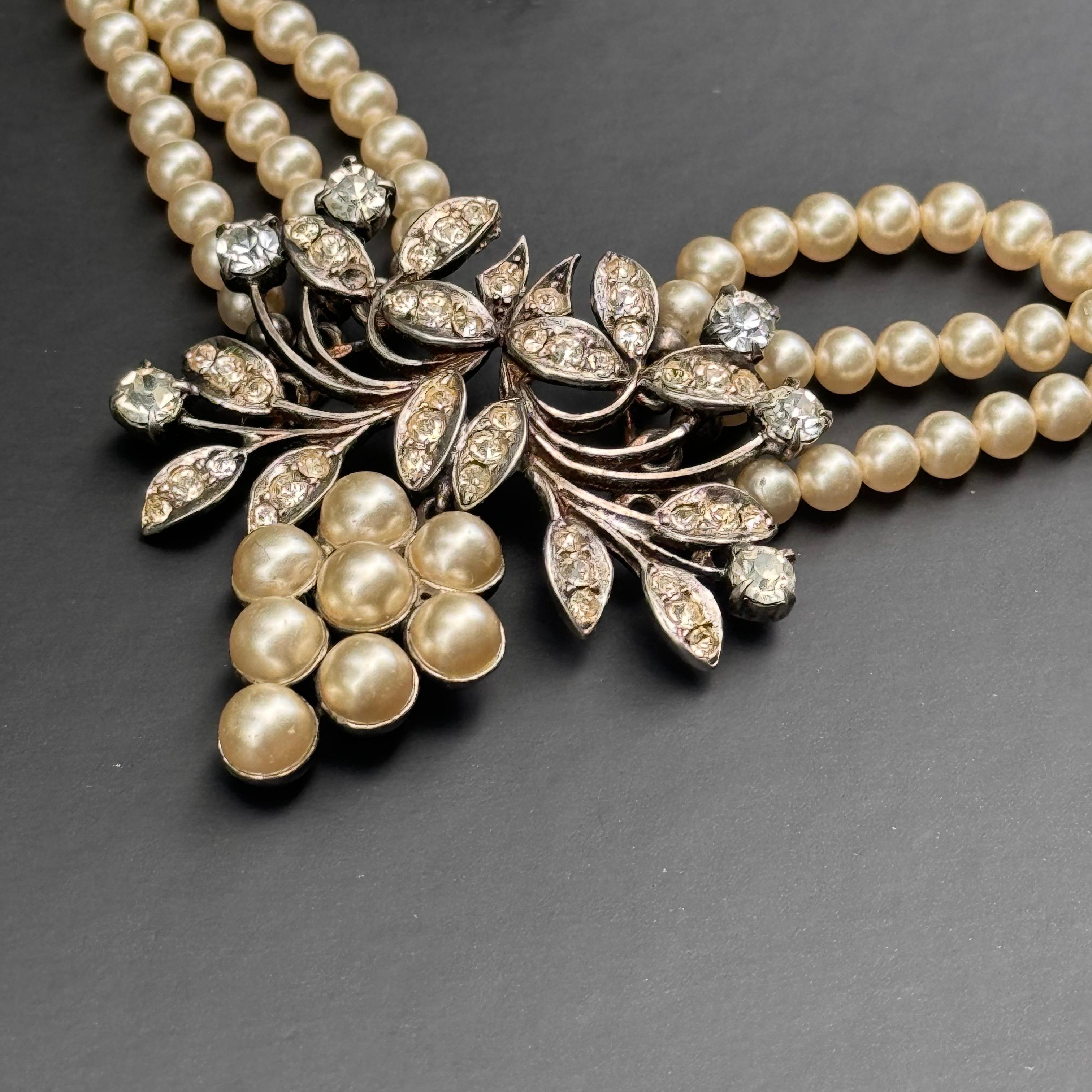 Edwardian silver paste stones, faux  pearls pendant Necklace French. For Sale 3