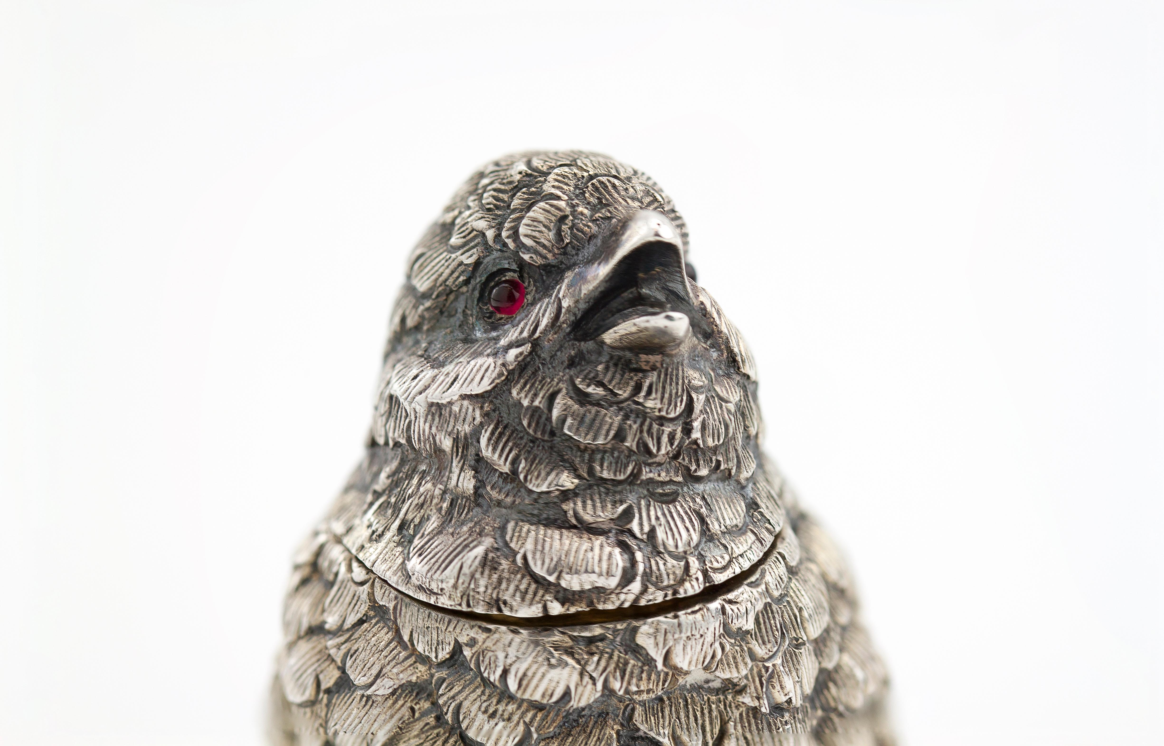 Early 20th Century Edwardian Silver Perfume Bottle Scent Holder in a Shape of a Bird, 1905 For Sale