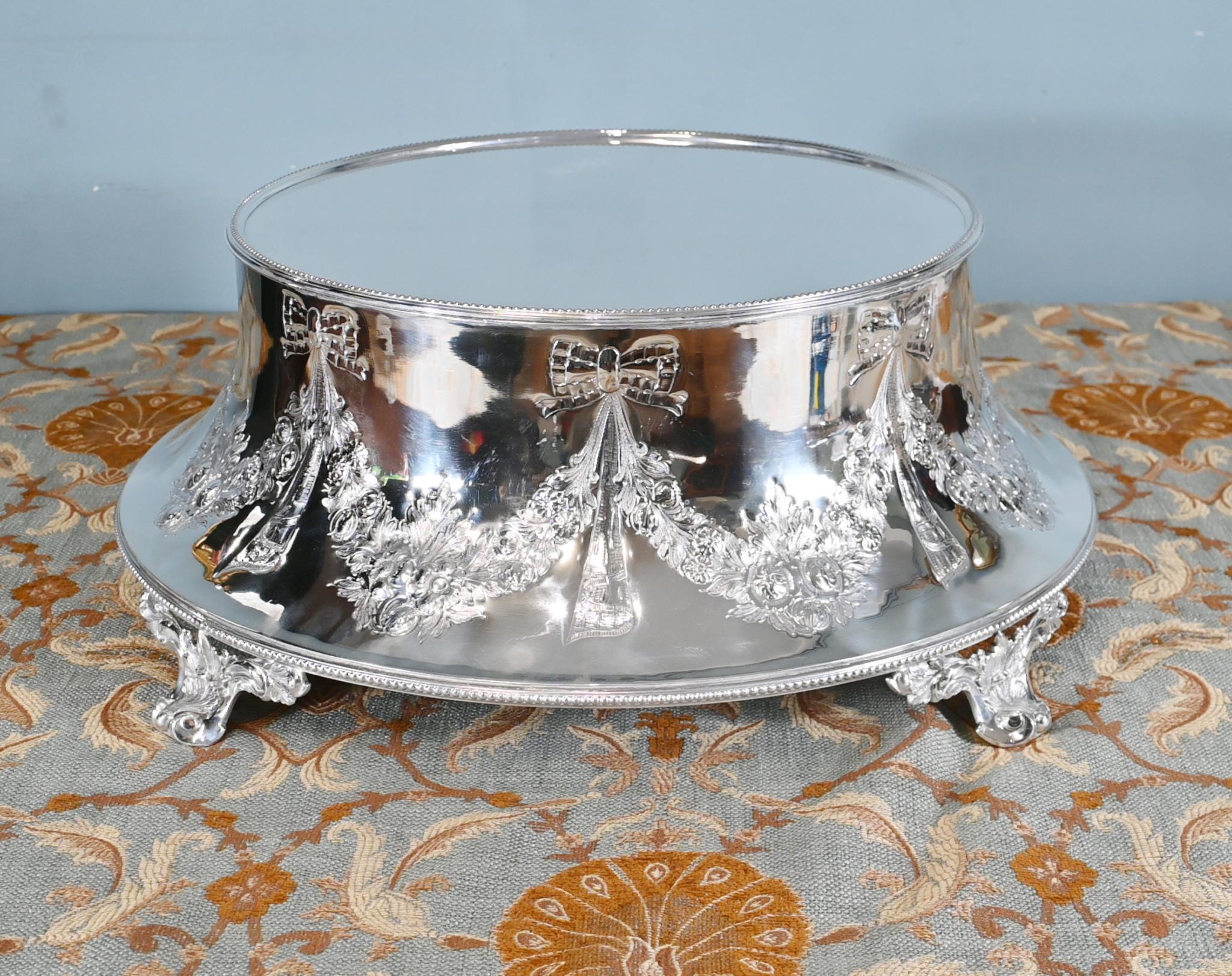 Alzata per torte in argento di epoca edoardiana Sheffield Mappin & Webb In condizioni buone in vendita a Potters Bar, GB