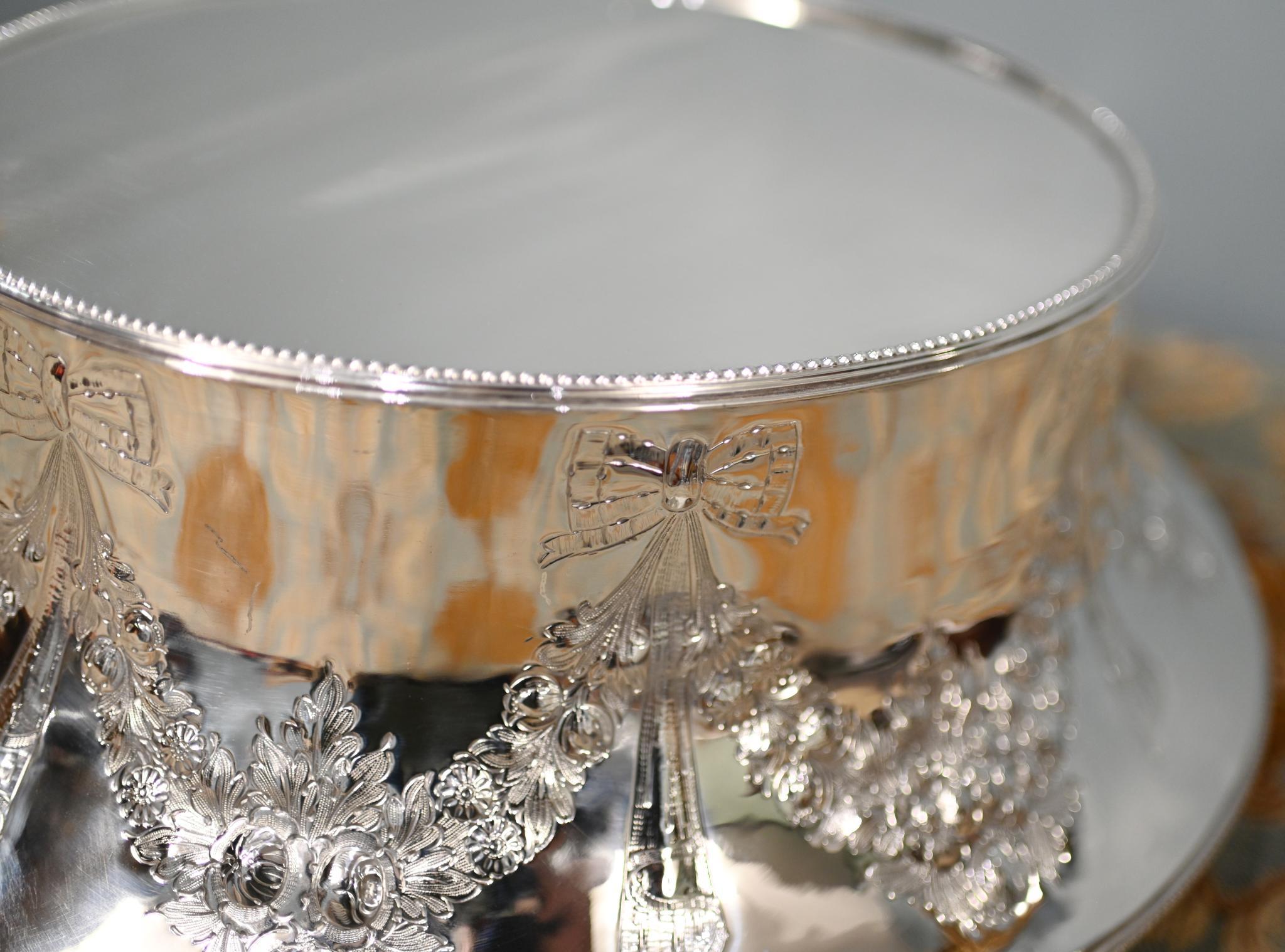 Alzata per torte in argento di epoca edoardiana Sheffield Mappin & Webb in vendita 2