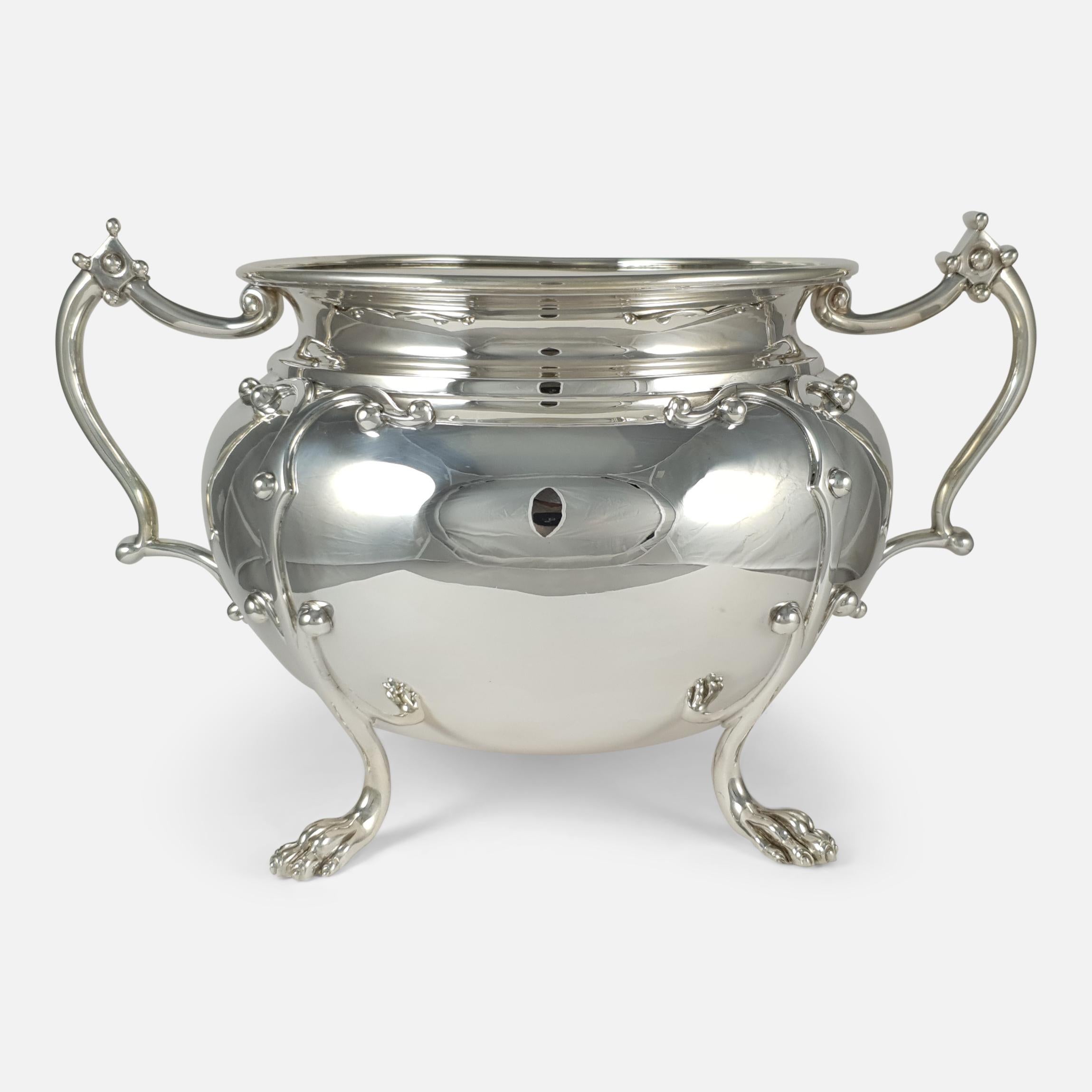 Edwardian Silver Twin-Handled Jardinière Bowl, Wakely and Wheeler, 1905 For Sale 6