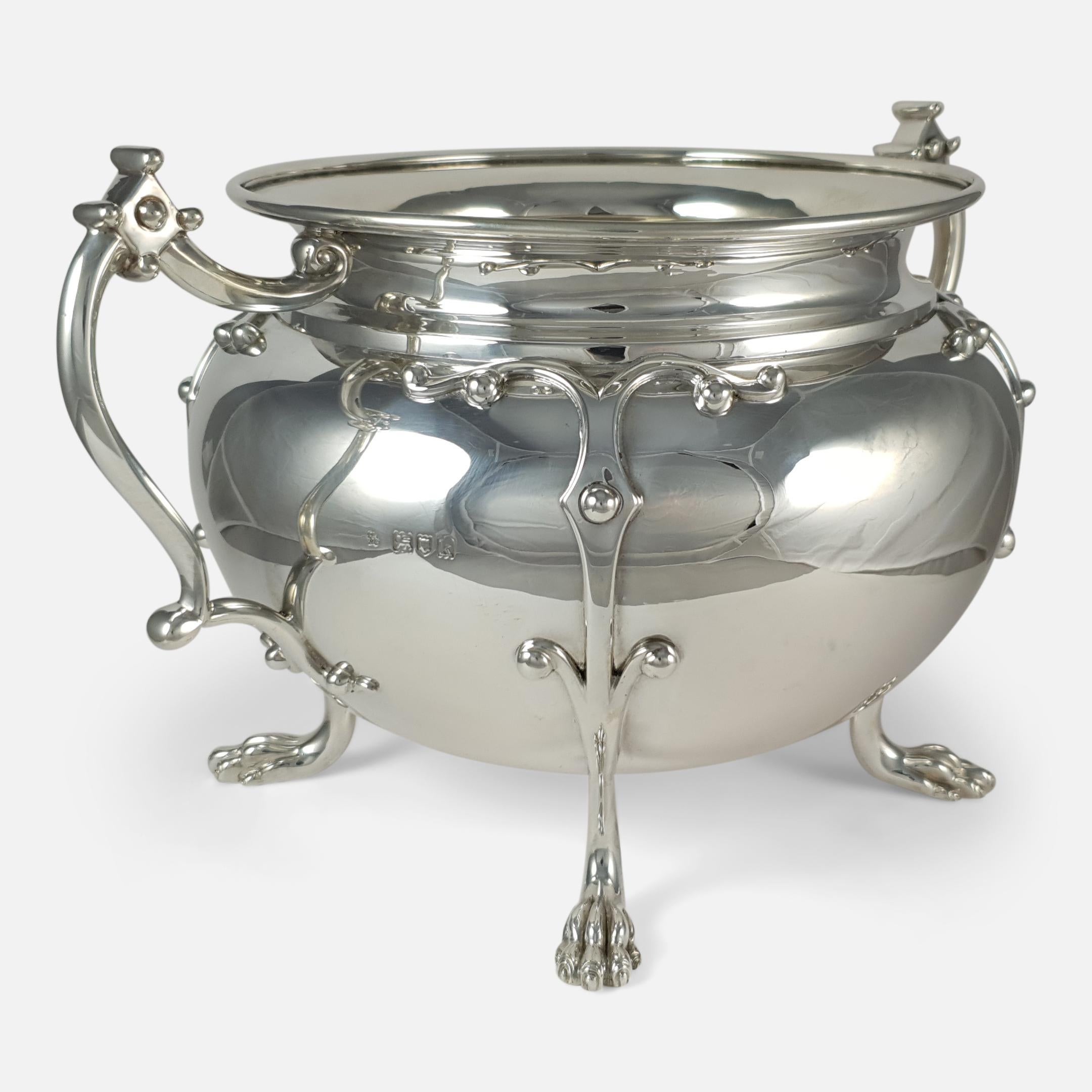Edwardian Silver Twin-Handled Jardinière Bowl, Wakely and Wheeler, 1905 In Good Condition For Sale In Glasgow, GB