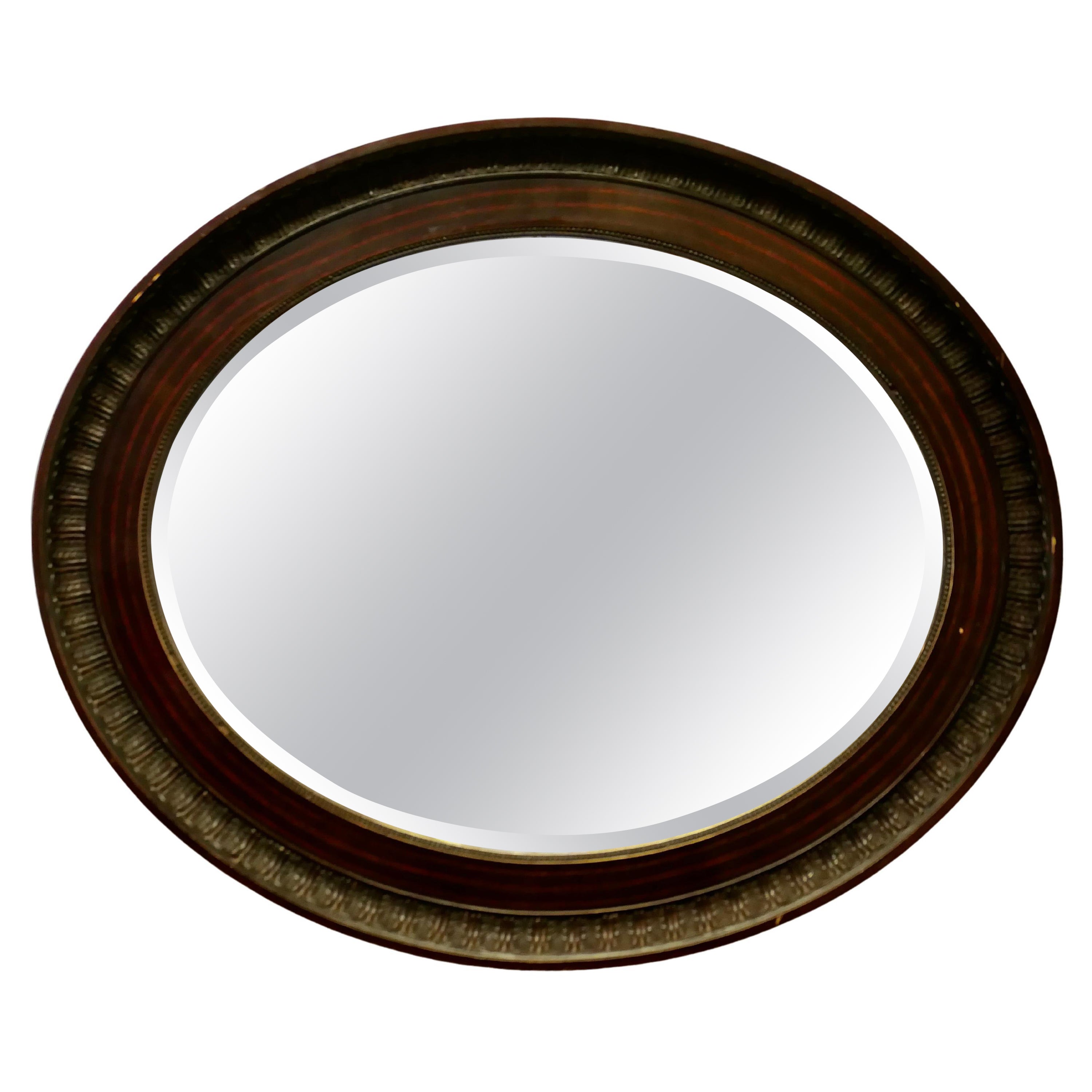 Edwardianischer ovaler Spiegel mit simuliertem Holzfinish