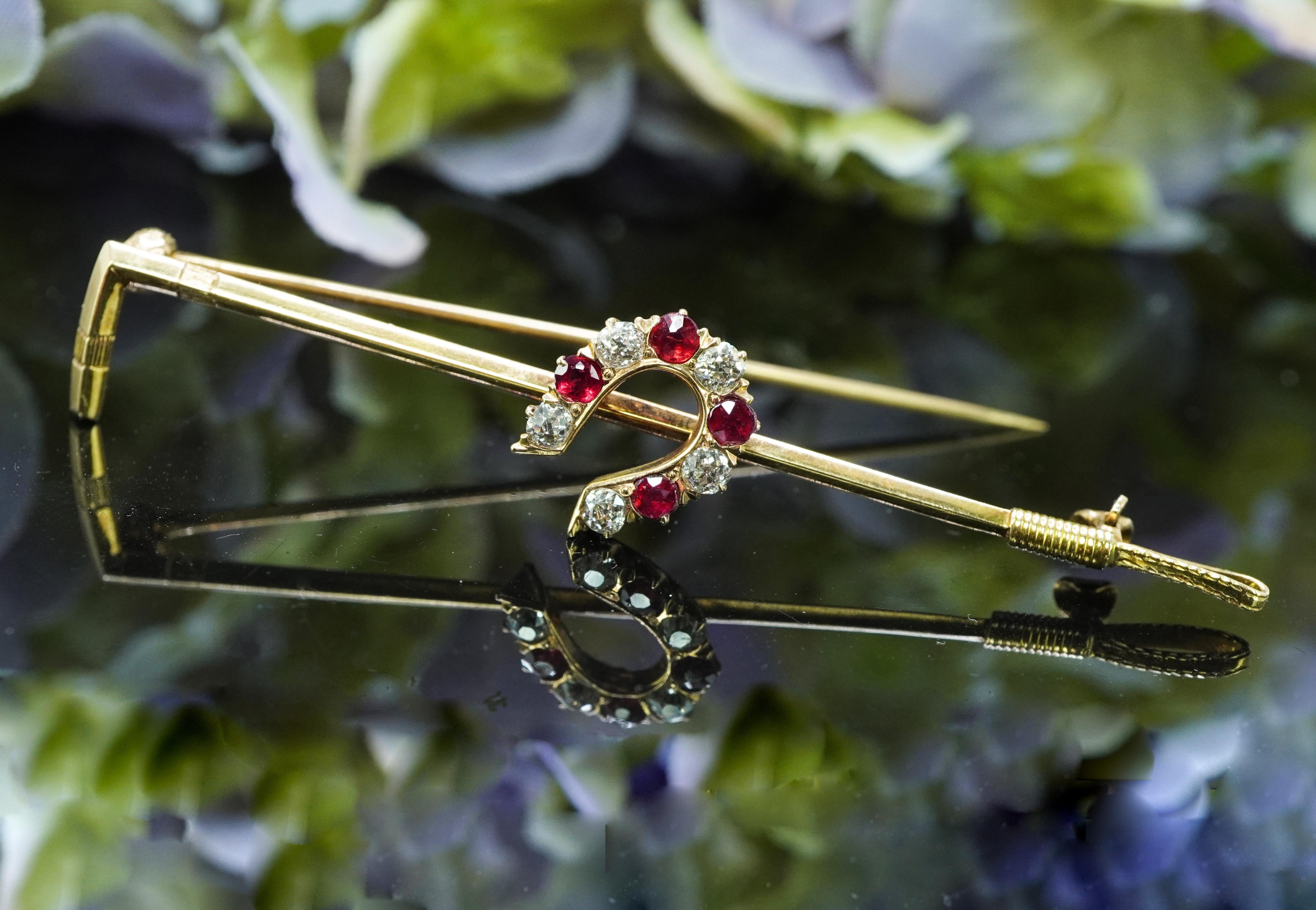 Edwardian Sloan & Co Diamant Rubin Alte Mine Diamant 14K Gold Hufeisen Brosche (Alteuropäischer Schliff) im Angebot