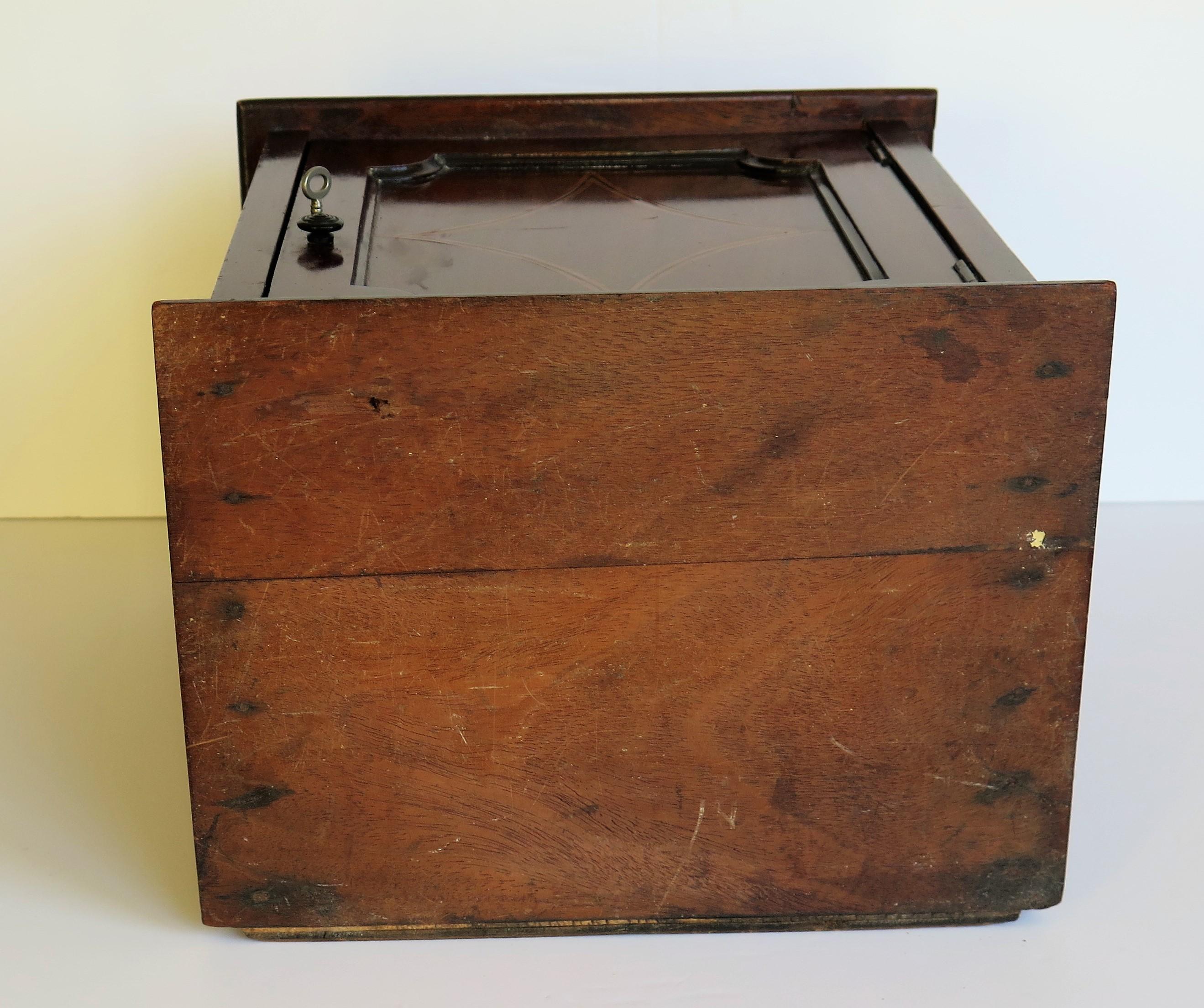 Edwardian Small Table Cabinet or Inlaid Box Lockable with Key, Ca.1905  4