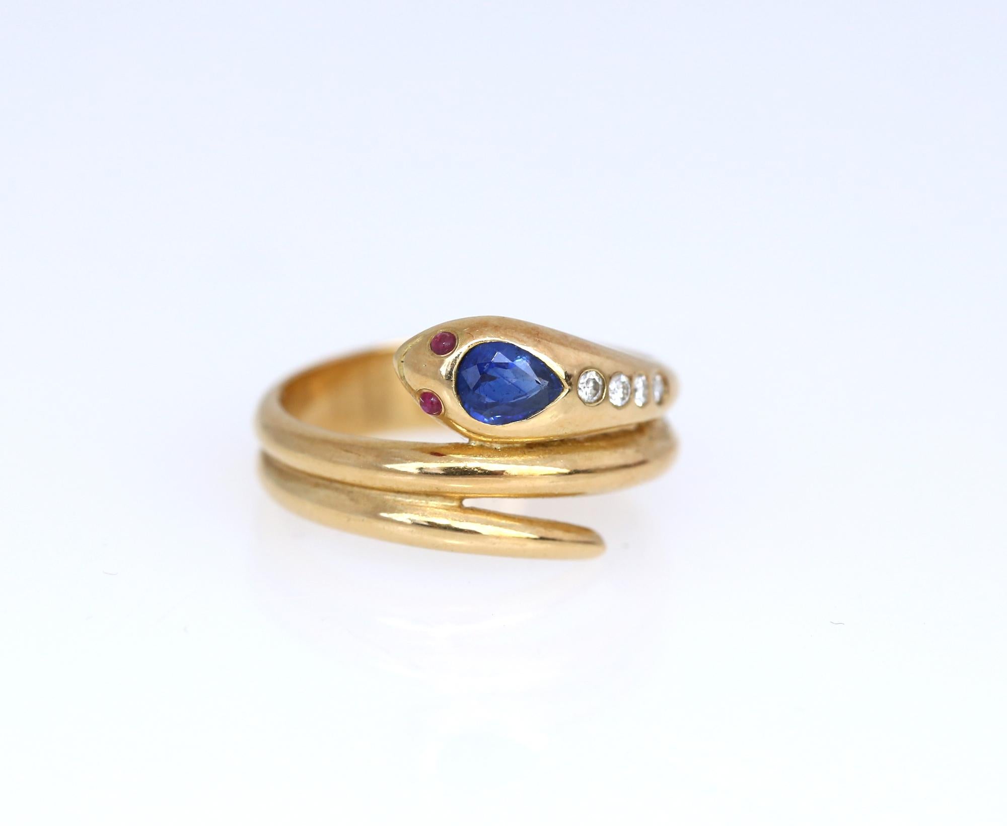 Round Cut Edwardian Snake Ring 18K Yellow Gold Sapphire Ruby Diamonds, 1905