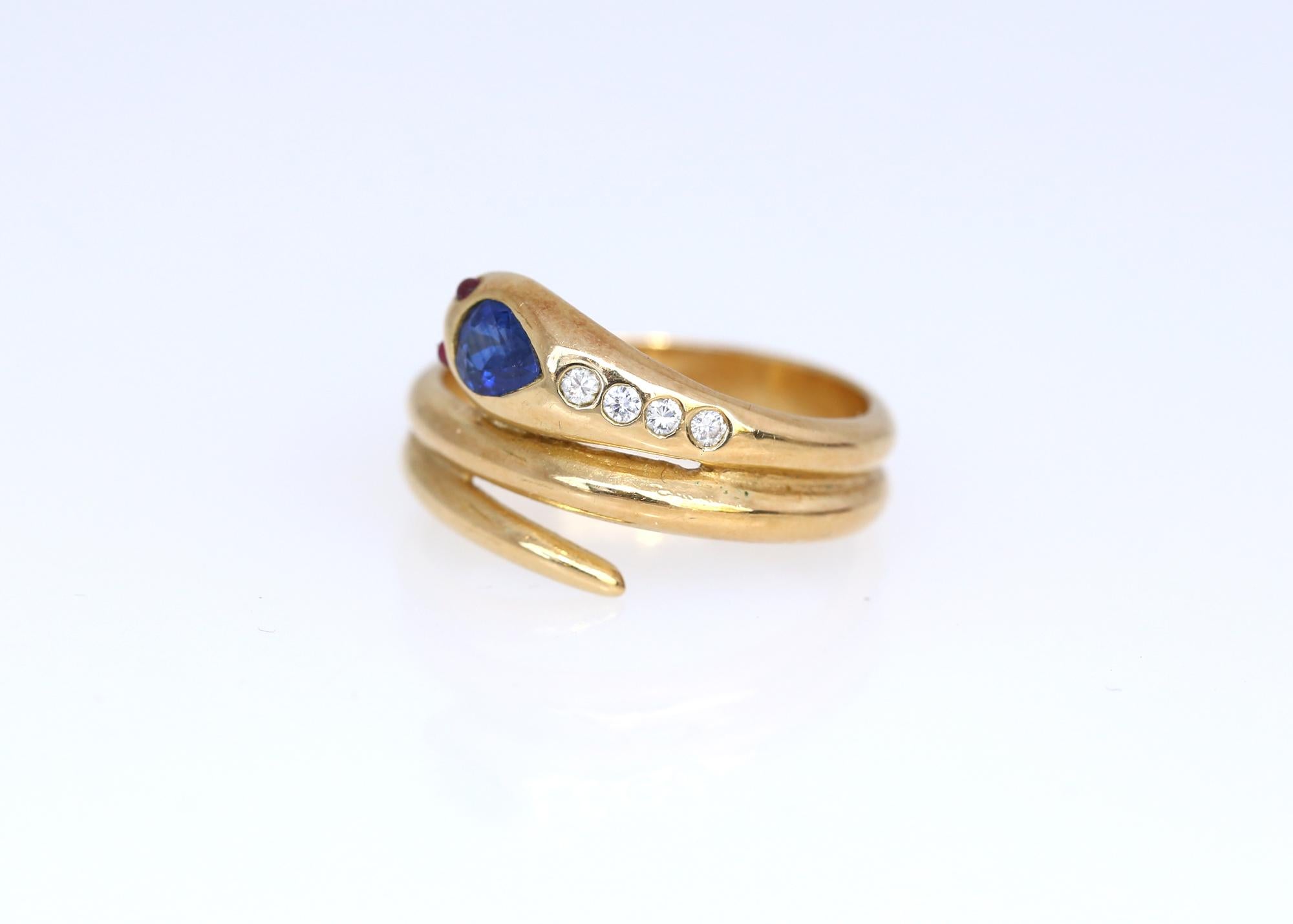 Edwardian Snake Ring 18K Yellow Gold Sapphire Ruby Diamonds, 1905 In Fair Condition In Herzelia, Tel Aviv