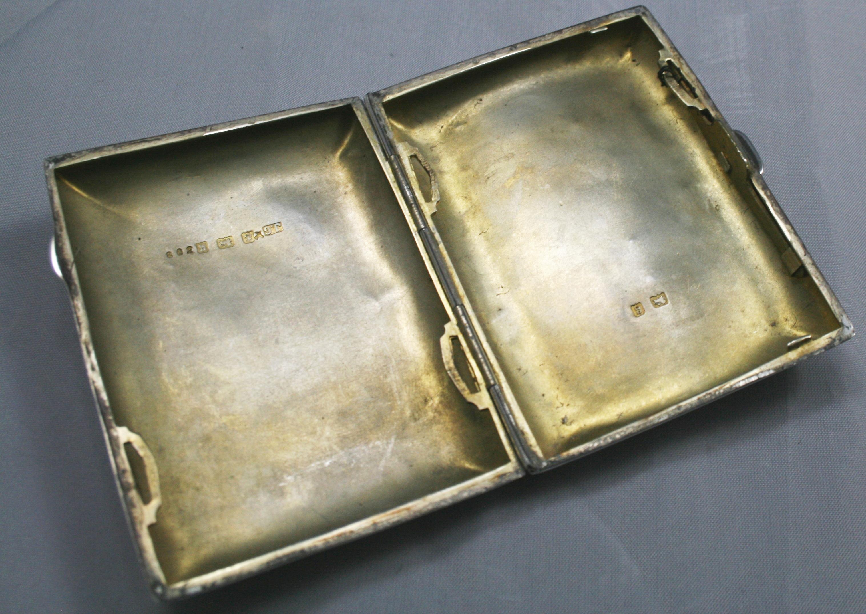 Edwardian Solid Silver Cigarette Case by Joseph Gloster In Good Condition For Sale In Worcester, GB