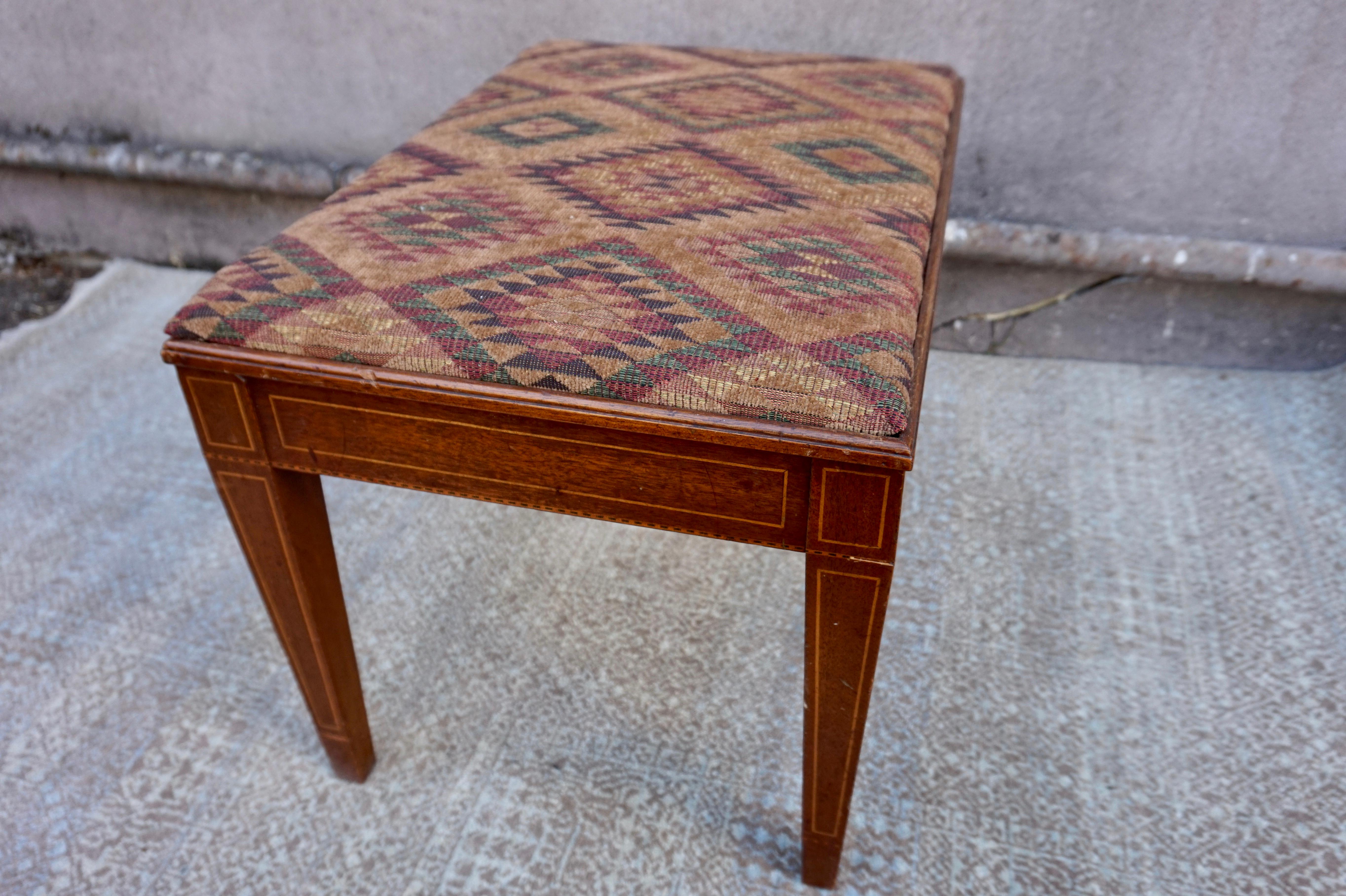 Early 20th Century Edwardian Solid Small Foyer Bench With Satinwood Inlay & Chenille Fabric Seat For Sale