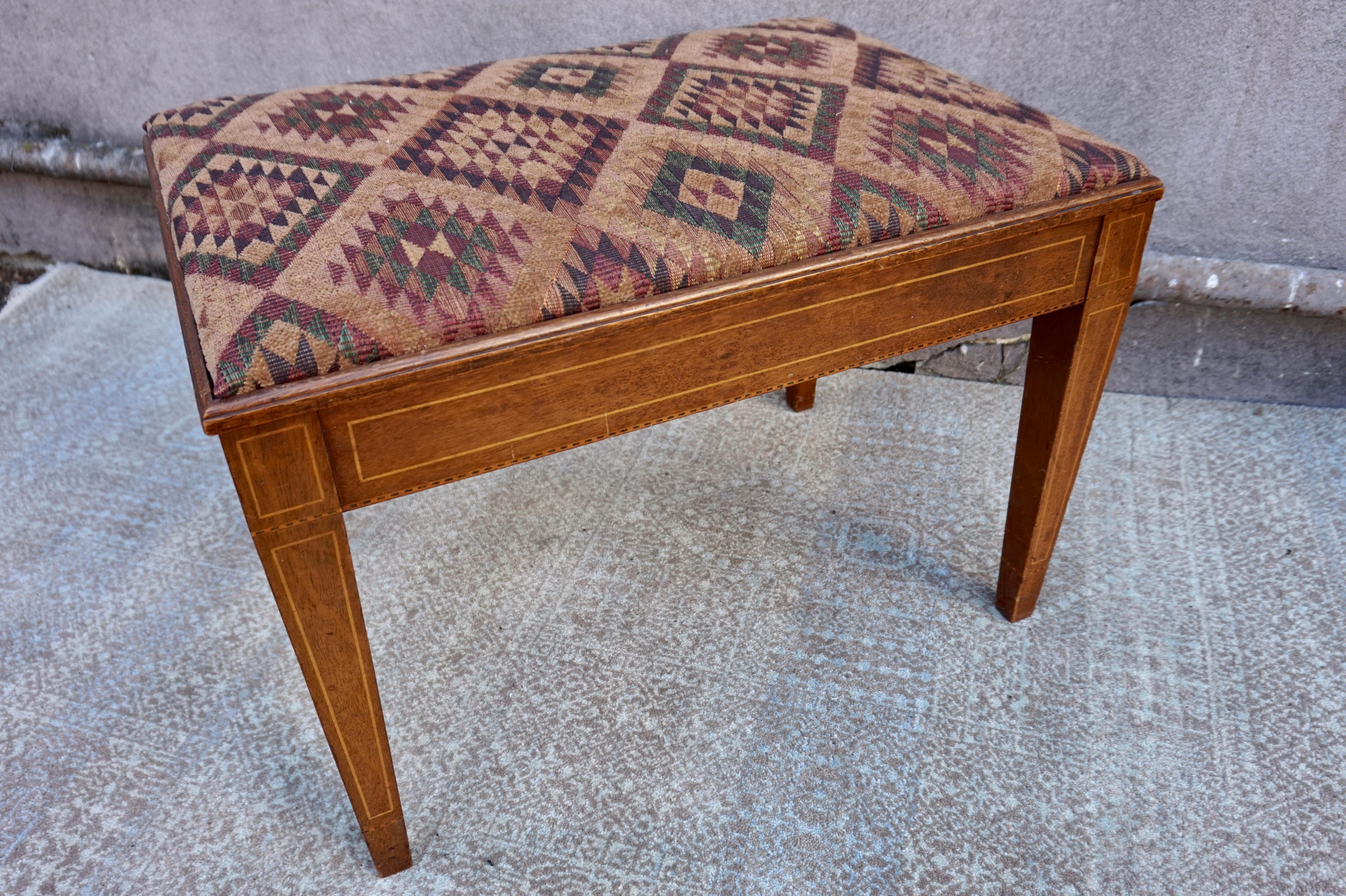 Early 20th Century Edwardian Solid Small Foyer Bench With Satinwood Inlay & Chenille Fabric Seat For Sale