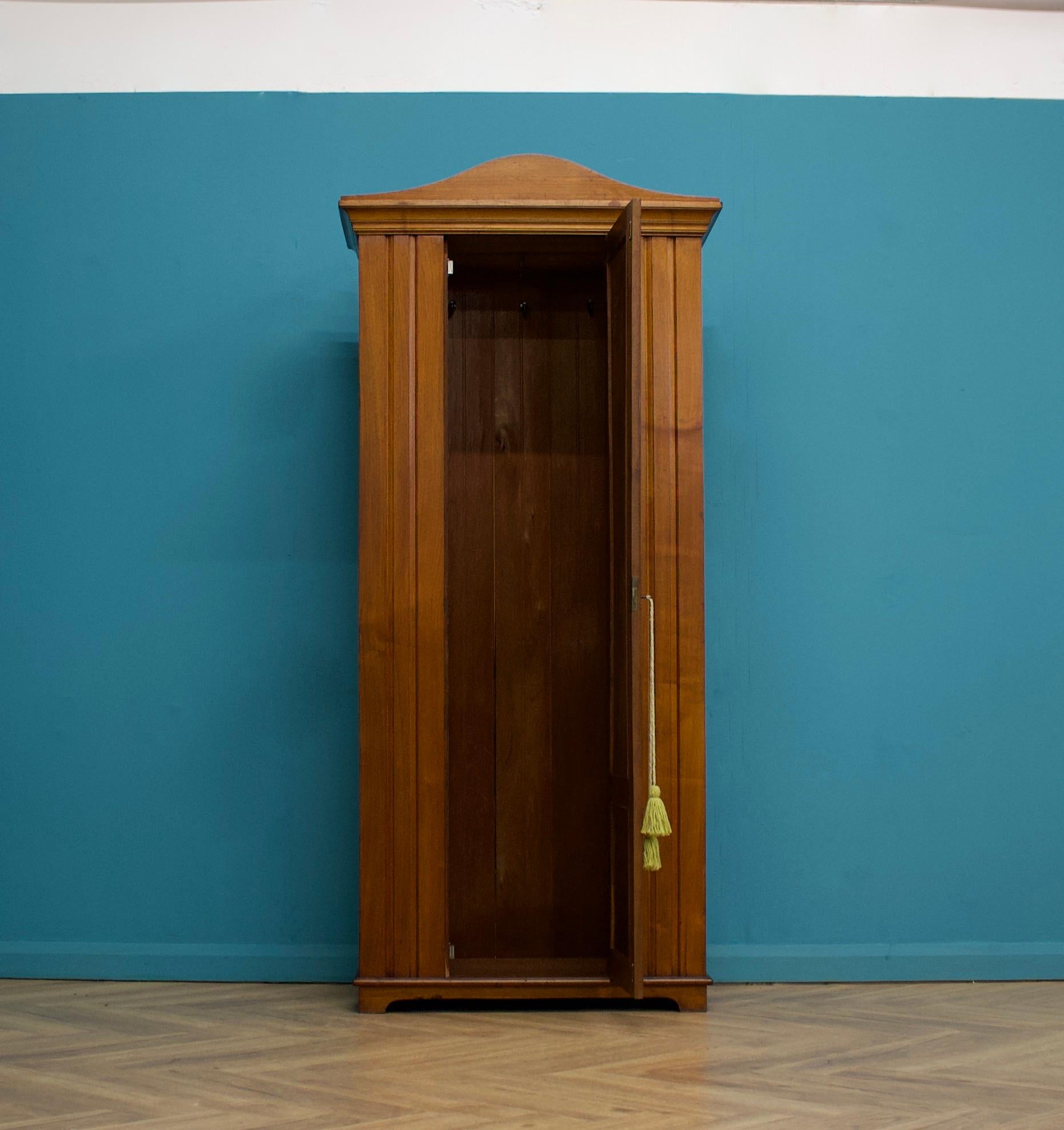 Edwardian Solid Walnut Hall Robe Cupboard, 1900s In Good Condition In South Shields, GB