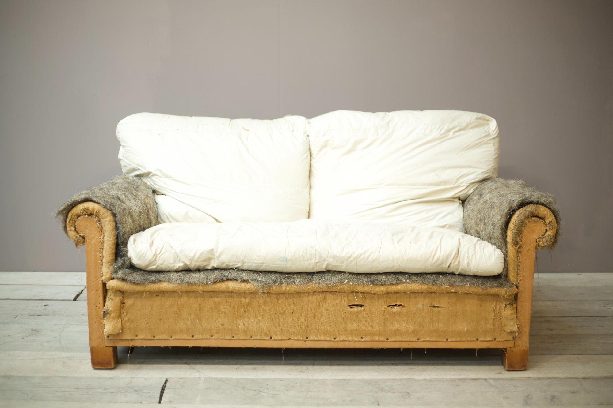 Edwardian Square Back 2 Seater Sofa In Excellent Condition In Malton, GB