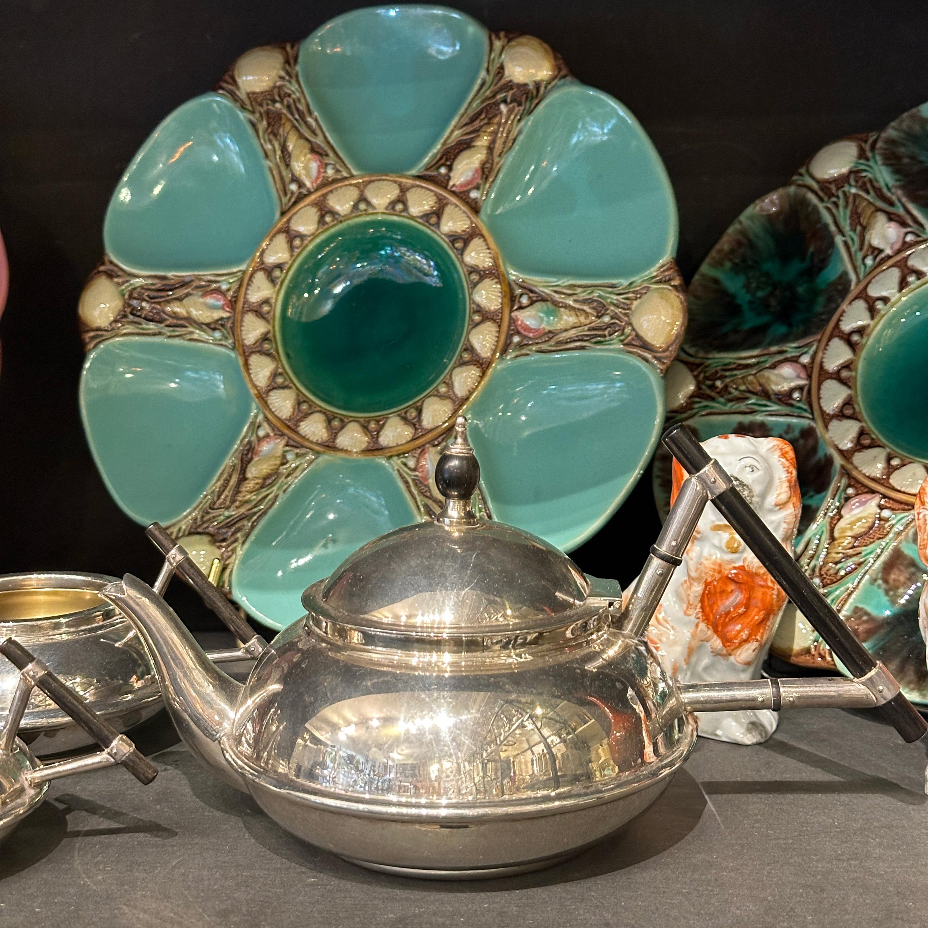 Tetera eduardiana de 3 piezas de plata de ley, A&J Zimmerman 1907, estilo C.Dresser en venta 3
