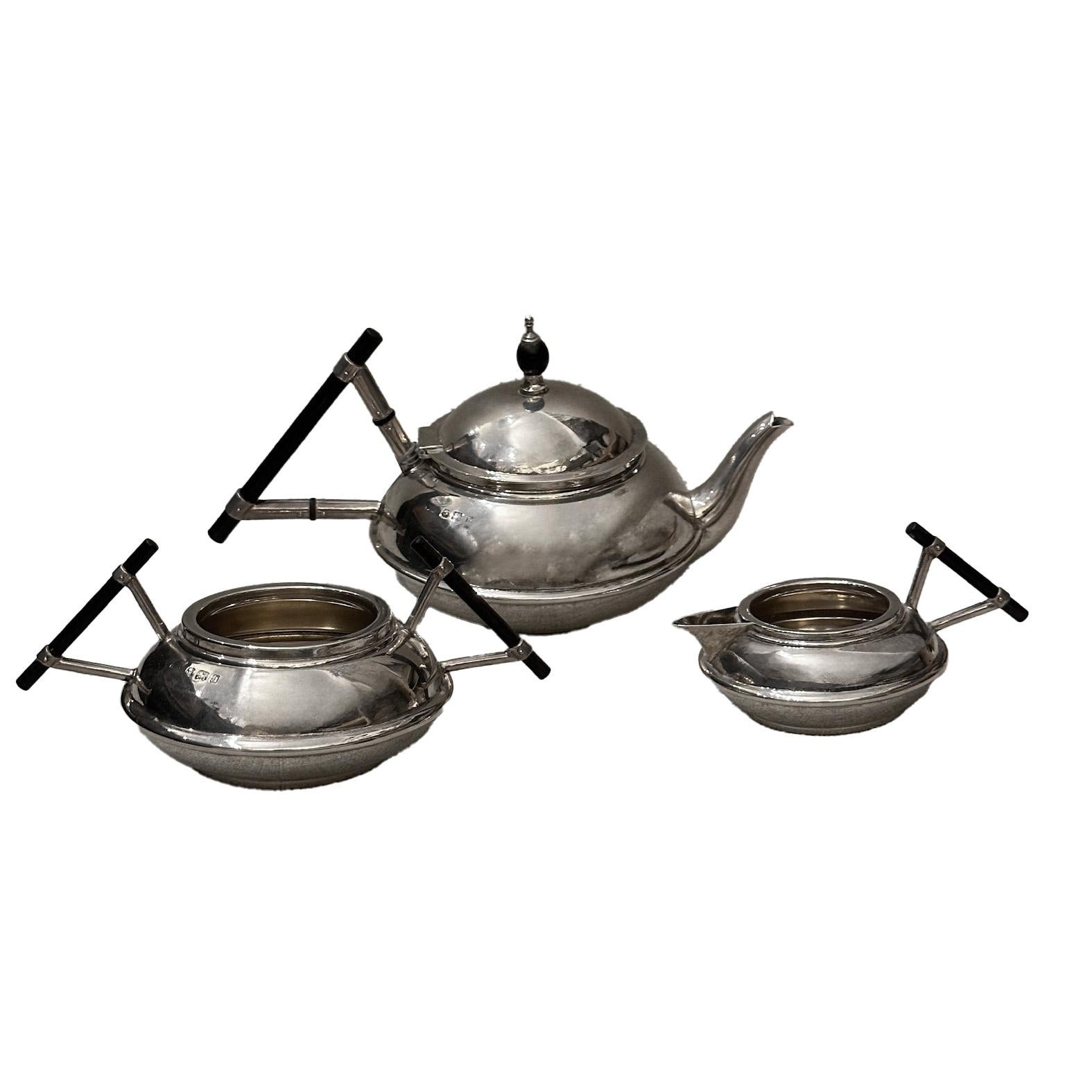 Tetera eduardiana de 3 piezas de plata de ley, A&J Zimmerman 1907, estilo C.Dresser Eduardiano en venta