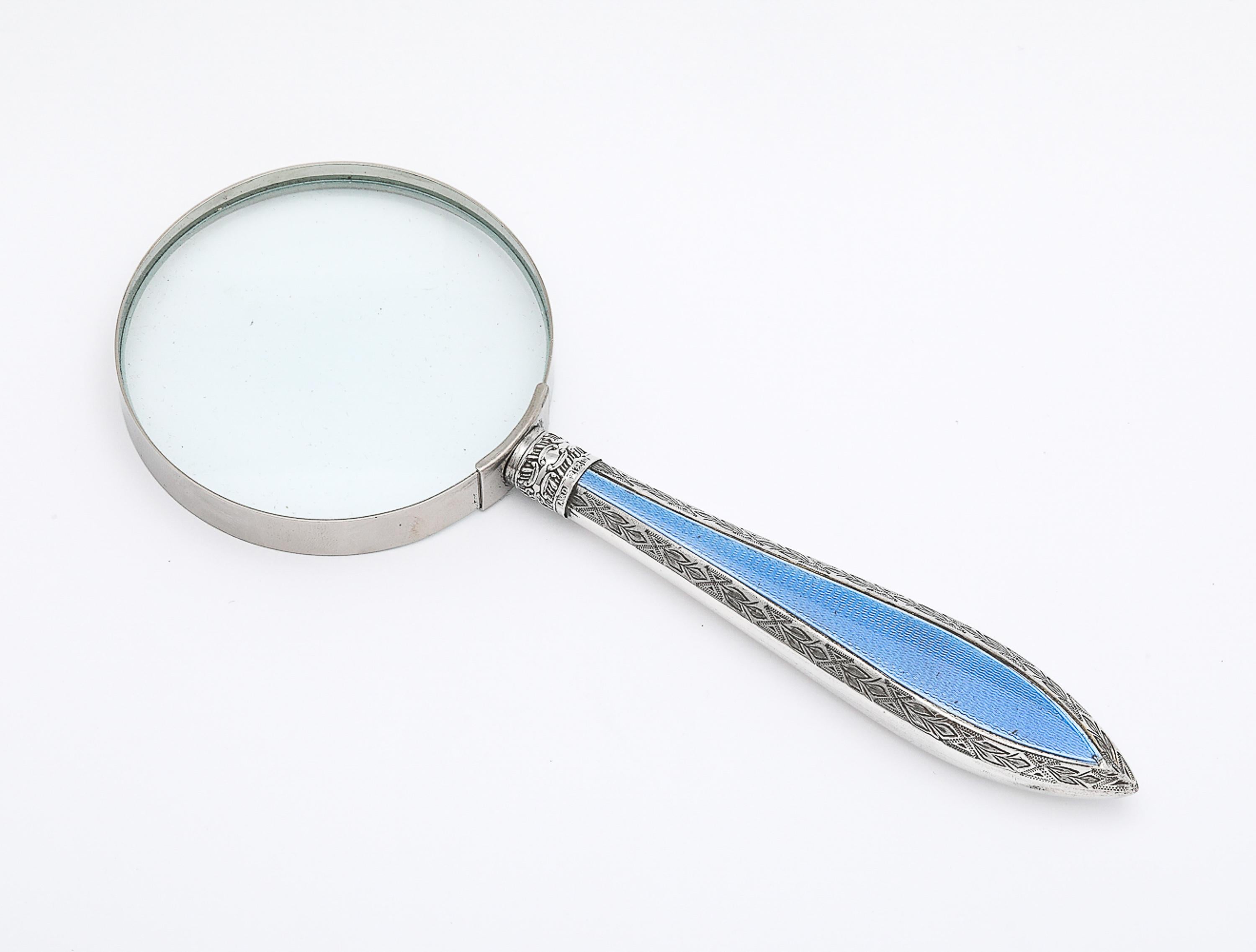 Lupa eduardiana de plata de ley y esmalte guilloché azul Plata esterlina en venta