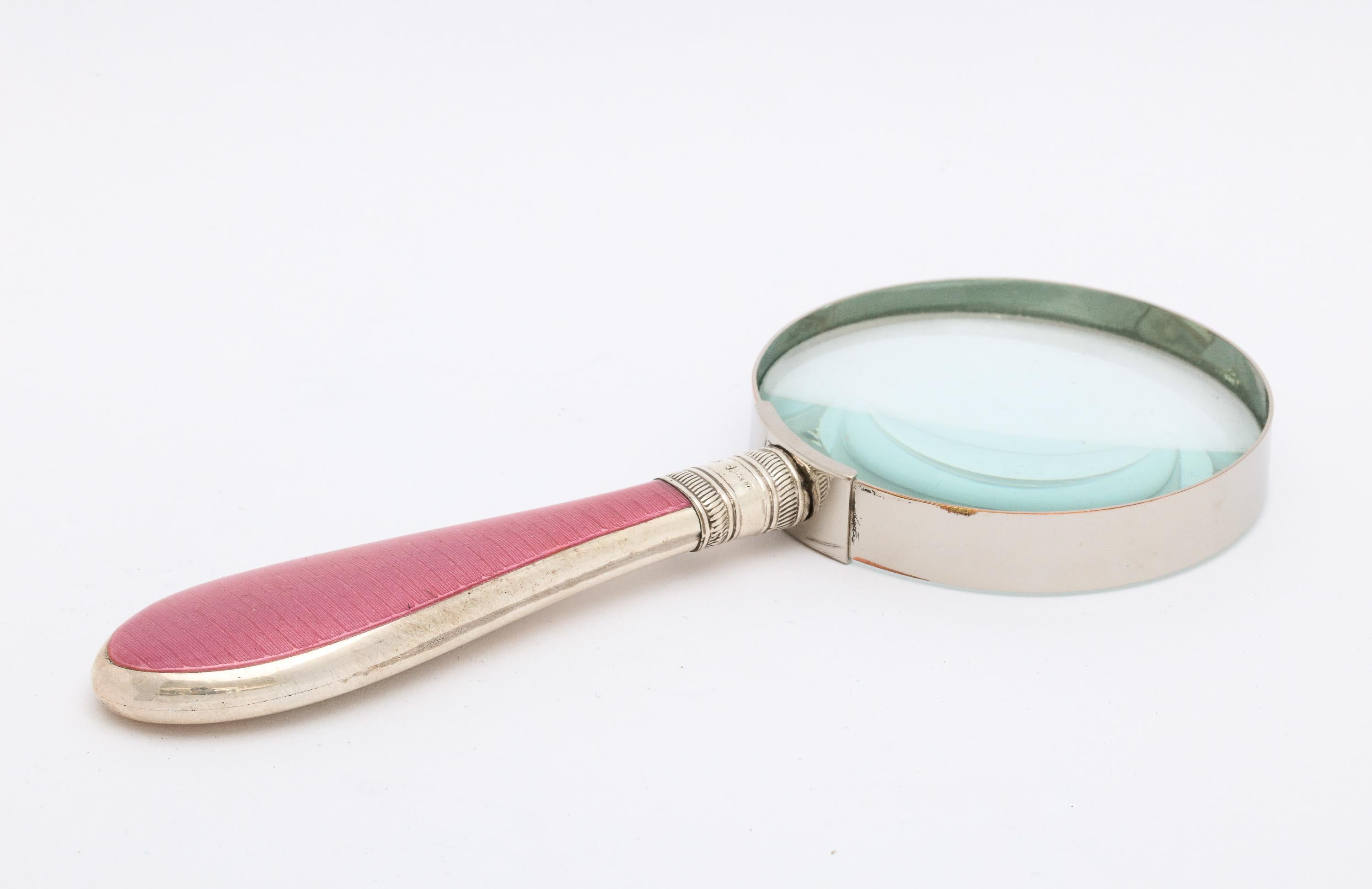Early 20th Century Edwardian Sterling Silver and Deep Pink Enamel-Mounted Magnifying Glass For Sale