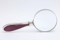 Vergrößerungsglas aus edwardianischem Sterlingsilber und lila Guilloche-Emaille mit Griff