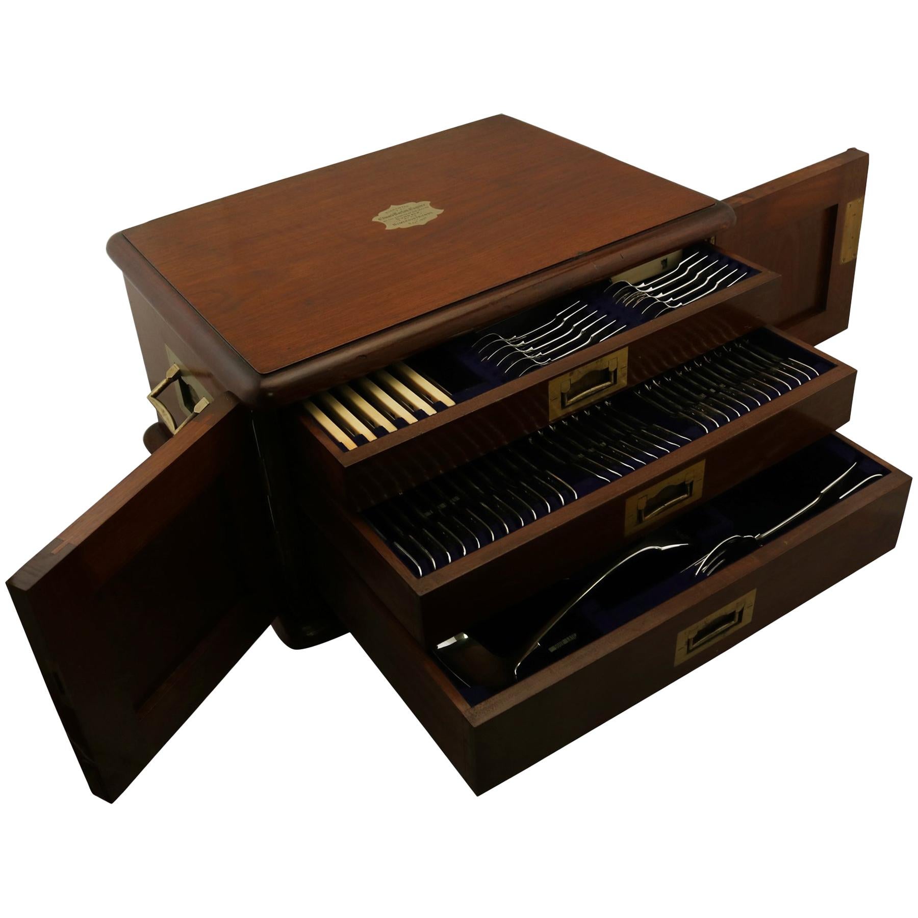 Edwardian Sterling Silver Canteen of Cutlery for Twelve Persons, 1907