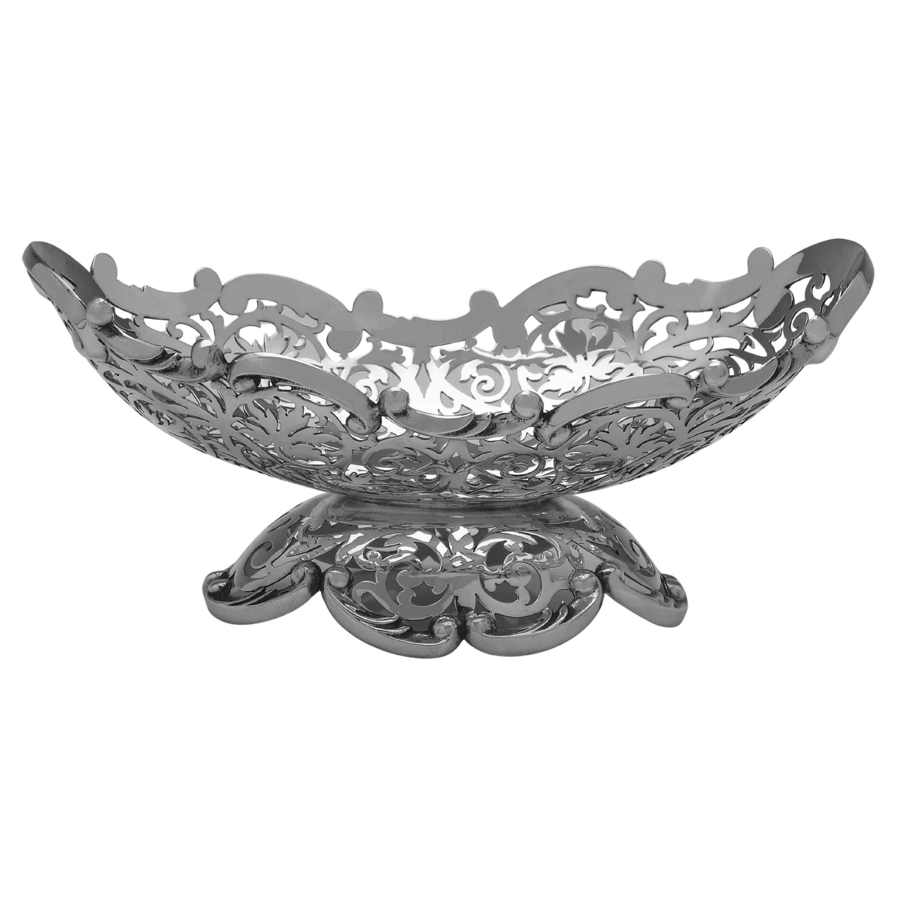 Edwardian sterling silver dish hallmarked in 1902 by Levesley Brothers