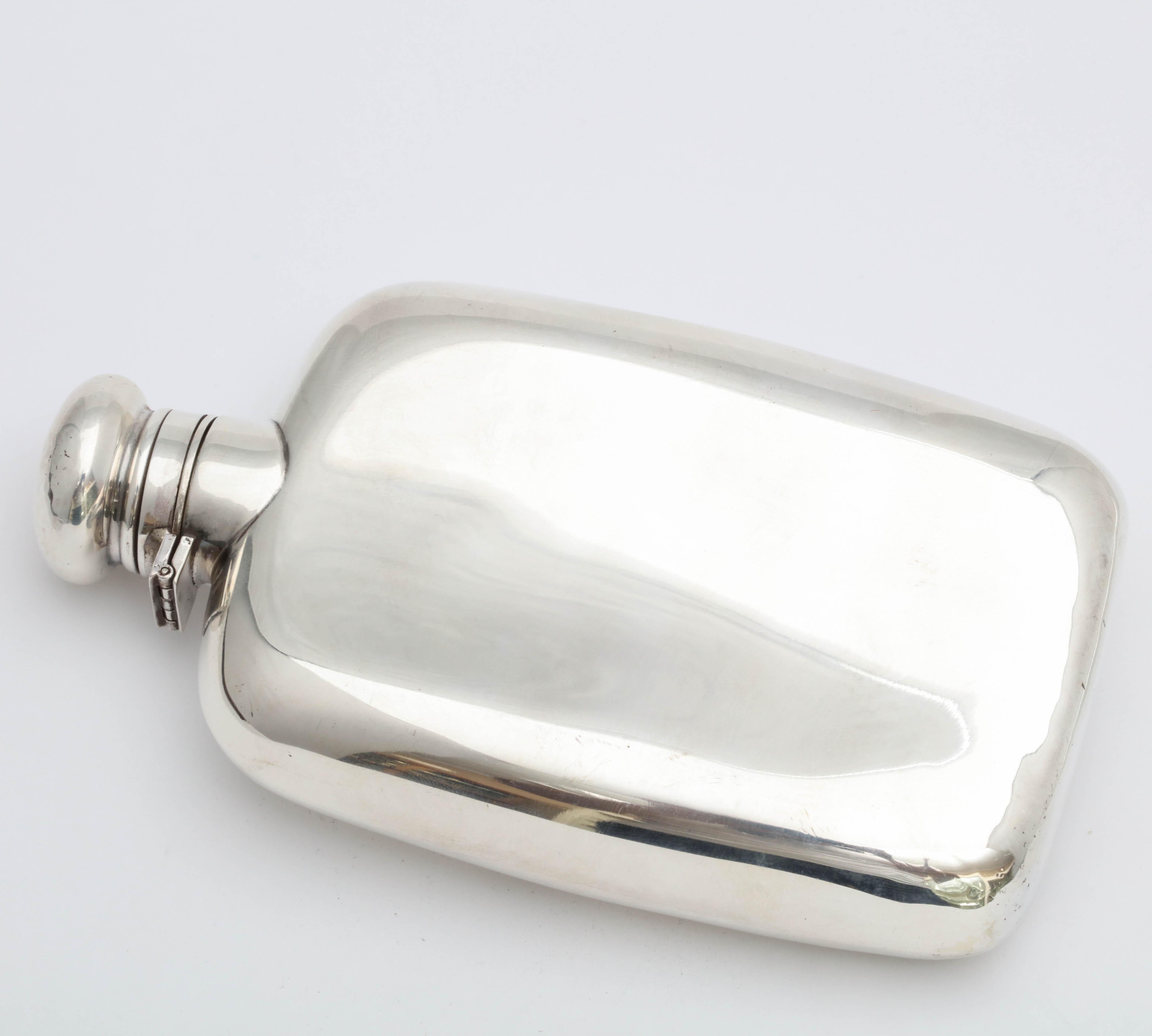 Edwardian Sterling Silver Flask with Hinged Lid In Excellent Condition In New York, NY